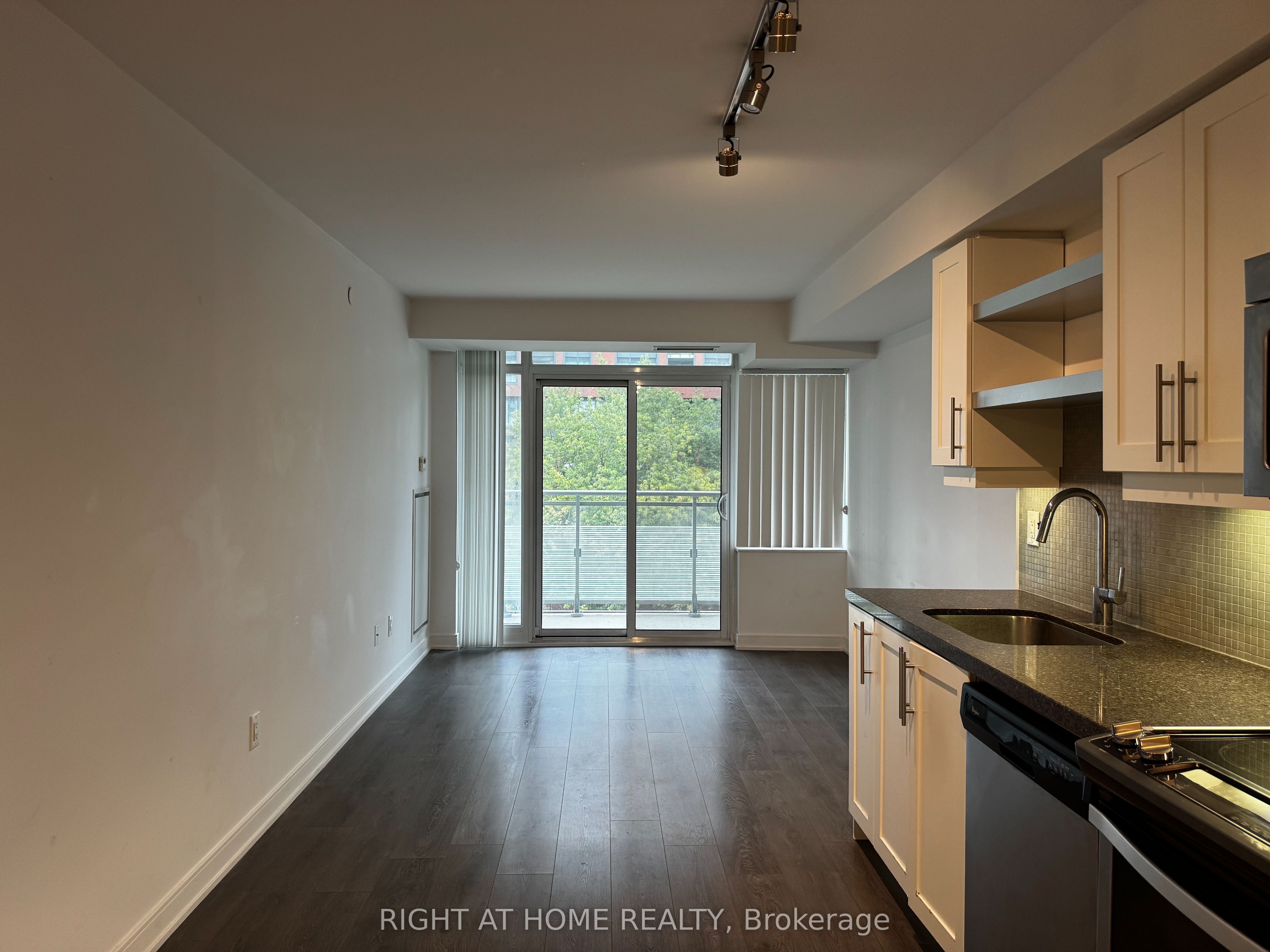 Unit 723 - 525 Adelaide Street W, Toronto 4