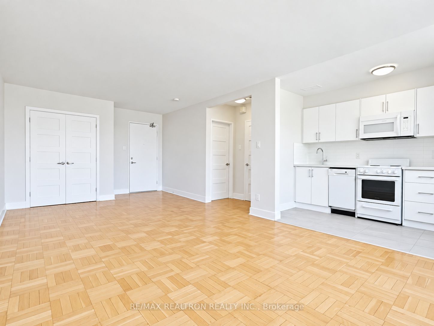 Unit 304 - 1545 Bathurst Street, Toronto 2