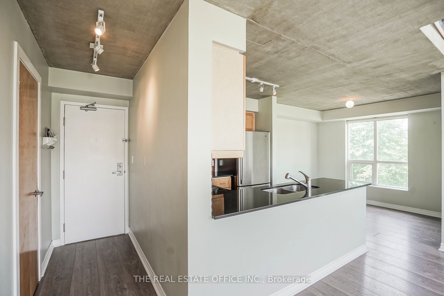 Unit 414 - 800 King Street W, Toronto 4