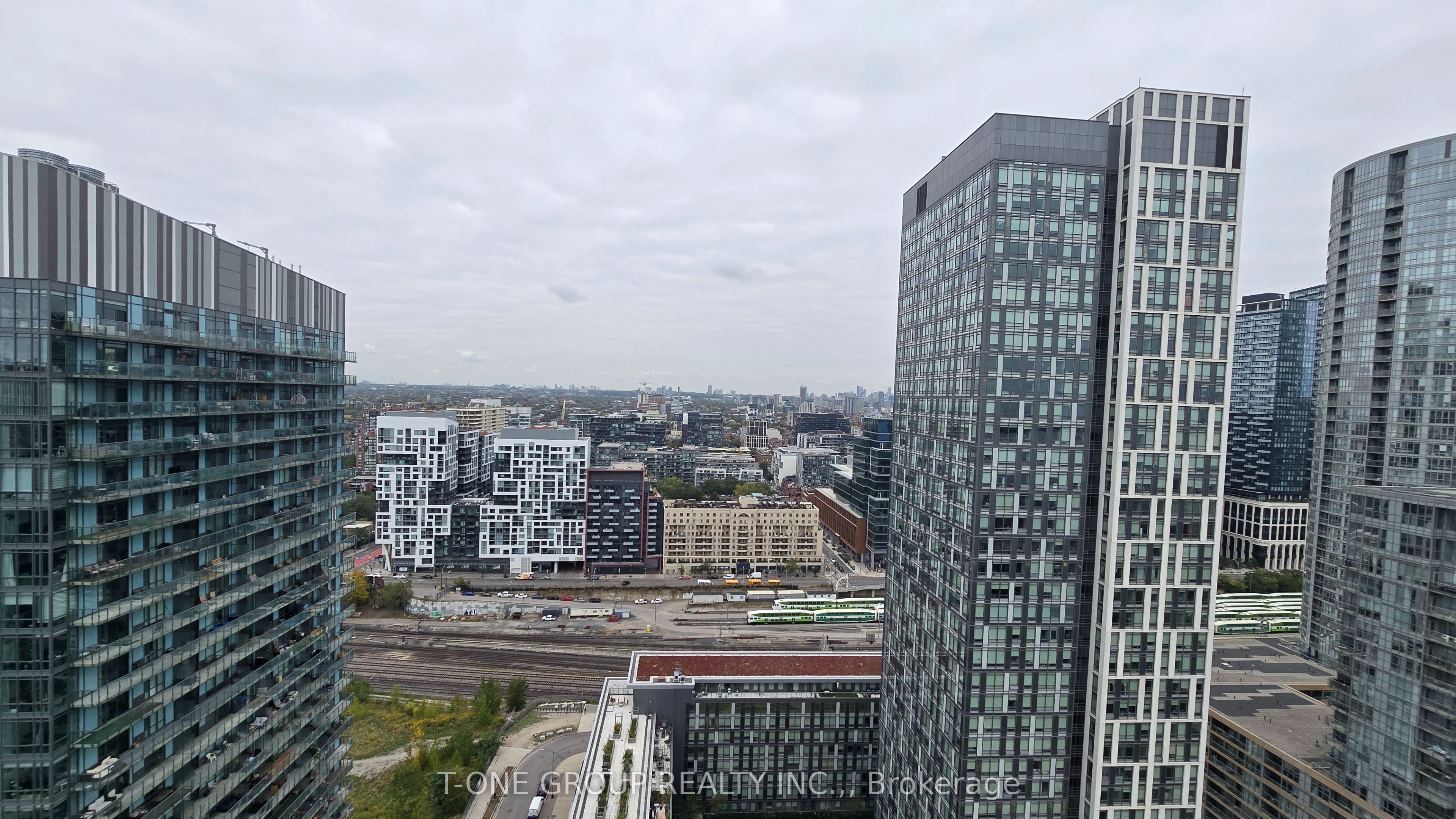 Unit 3509 - 85 Queens Wharf Road, Toronto 4