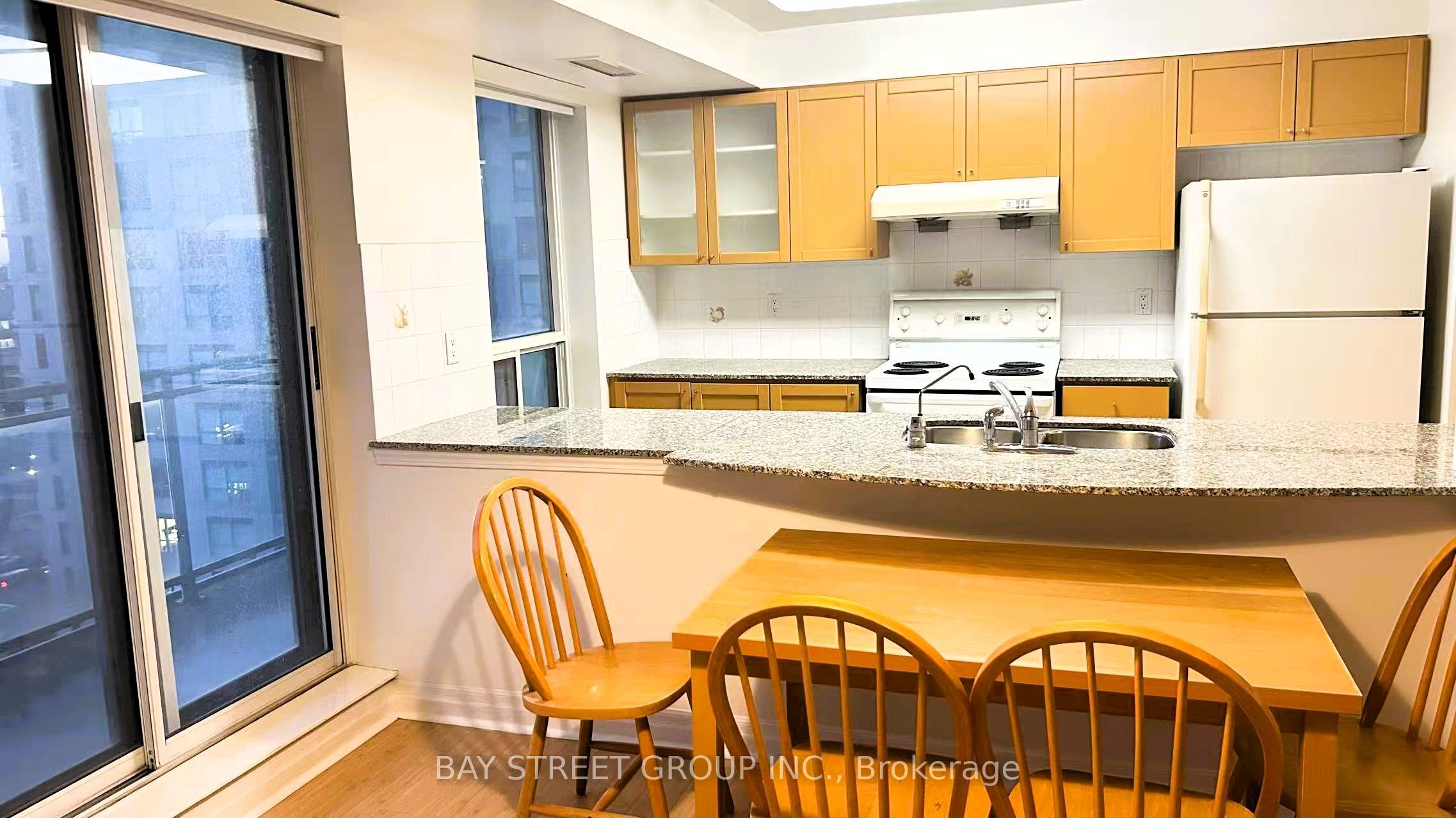 Unit 1615 - 188 Doris Avenue, North York 4