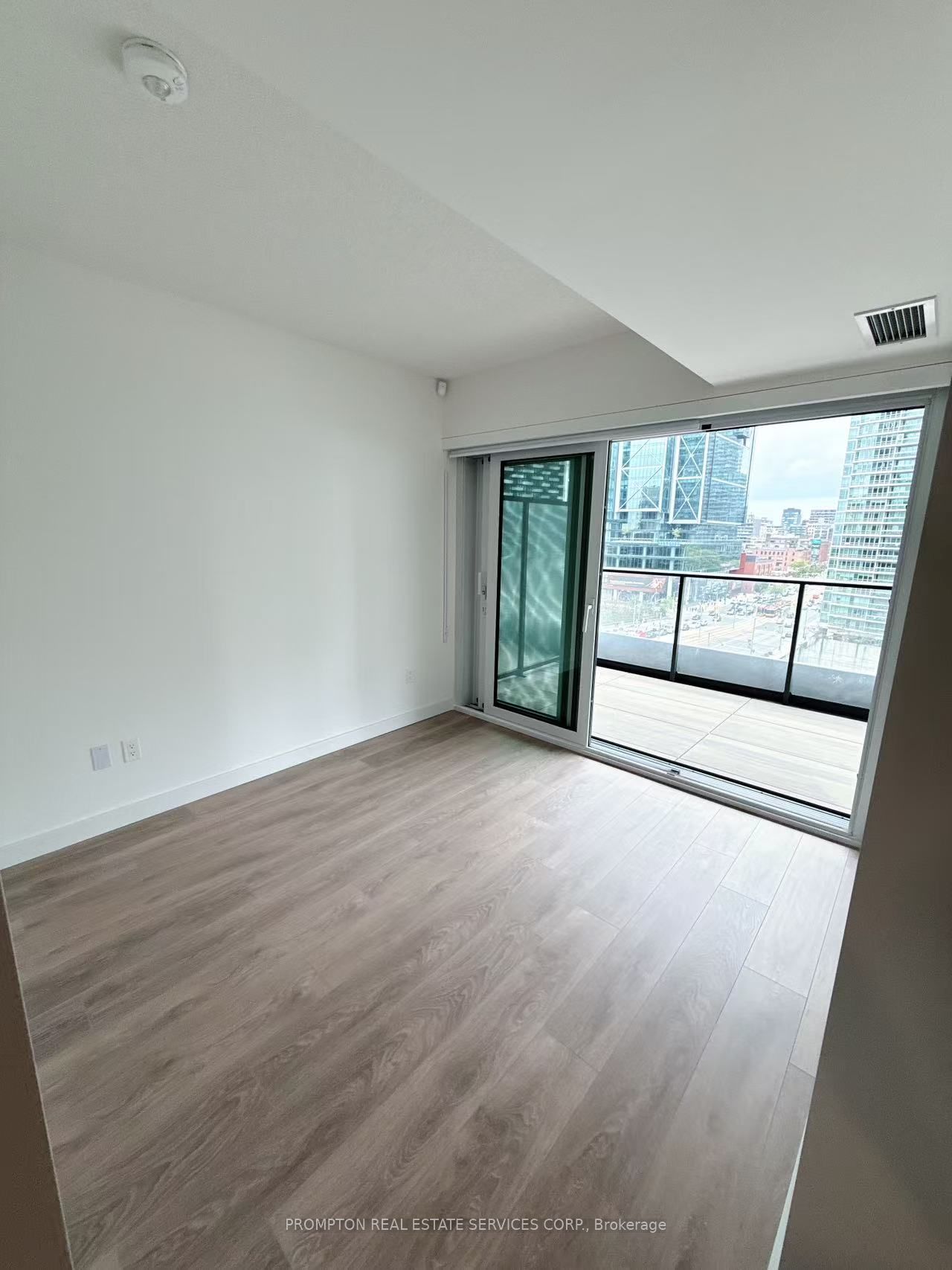 Unit 931 - 3 Concord City Place Way, Toronto 5