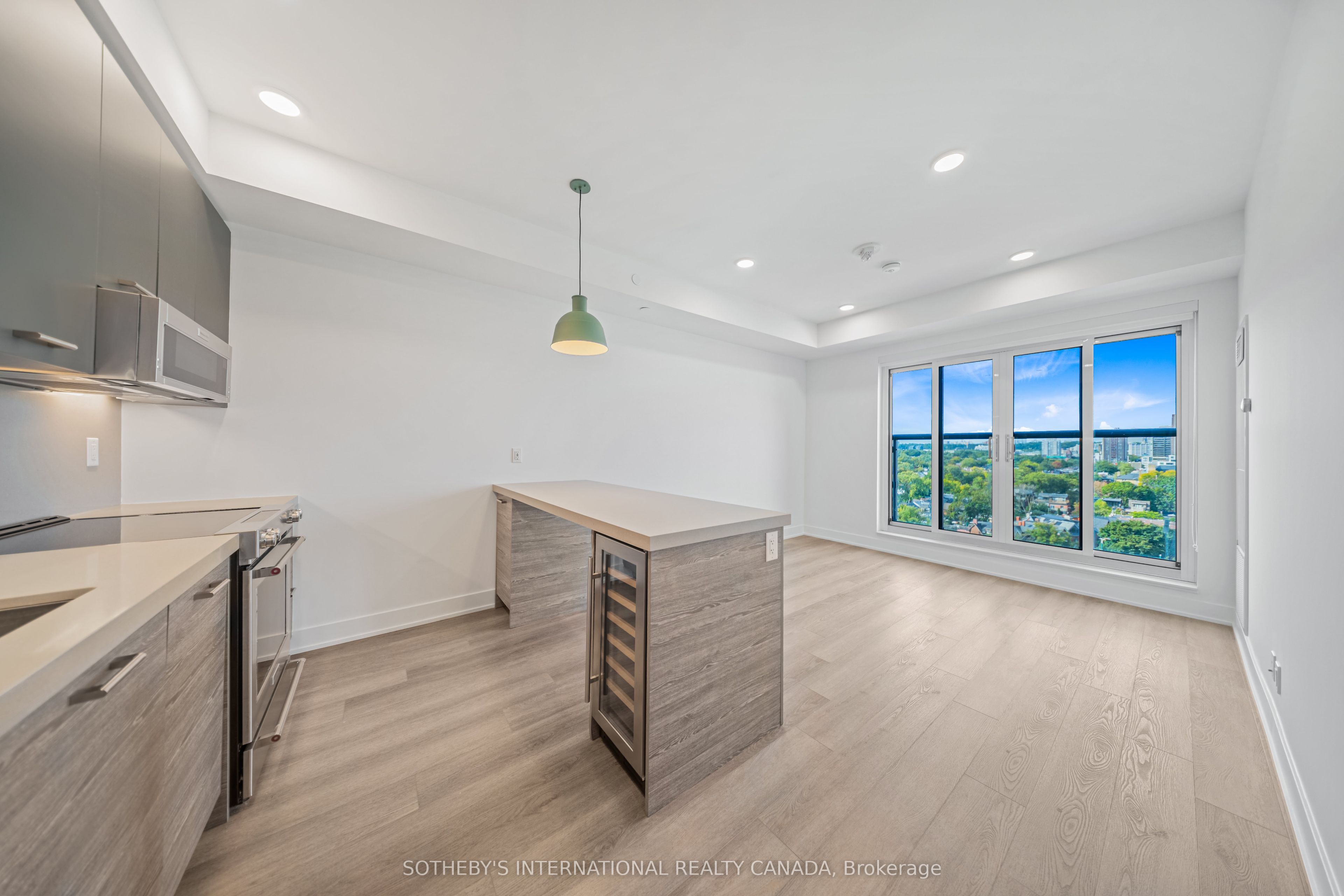 Unit 705 - 484 Spadina Avenue, Toronto 3