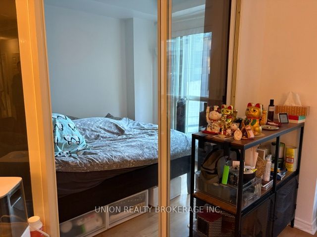 Unit 411 - 25 The Esplanade, Toronto 5