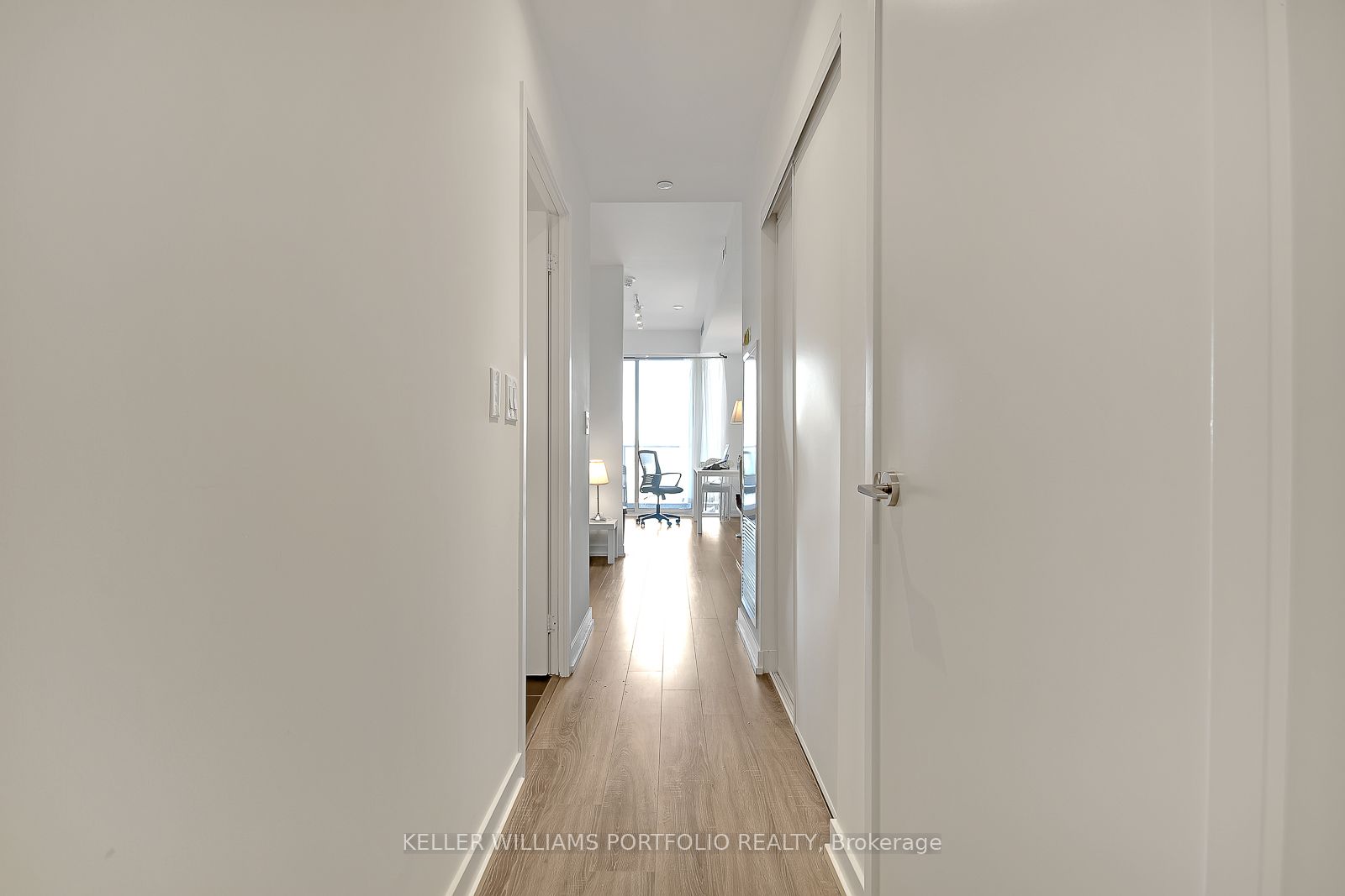 Unit 618 - 20 Edward Street, Toronto 2