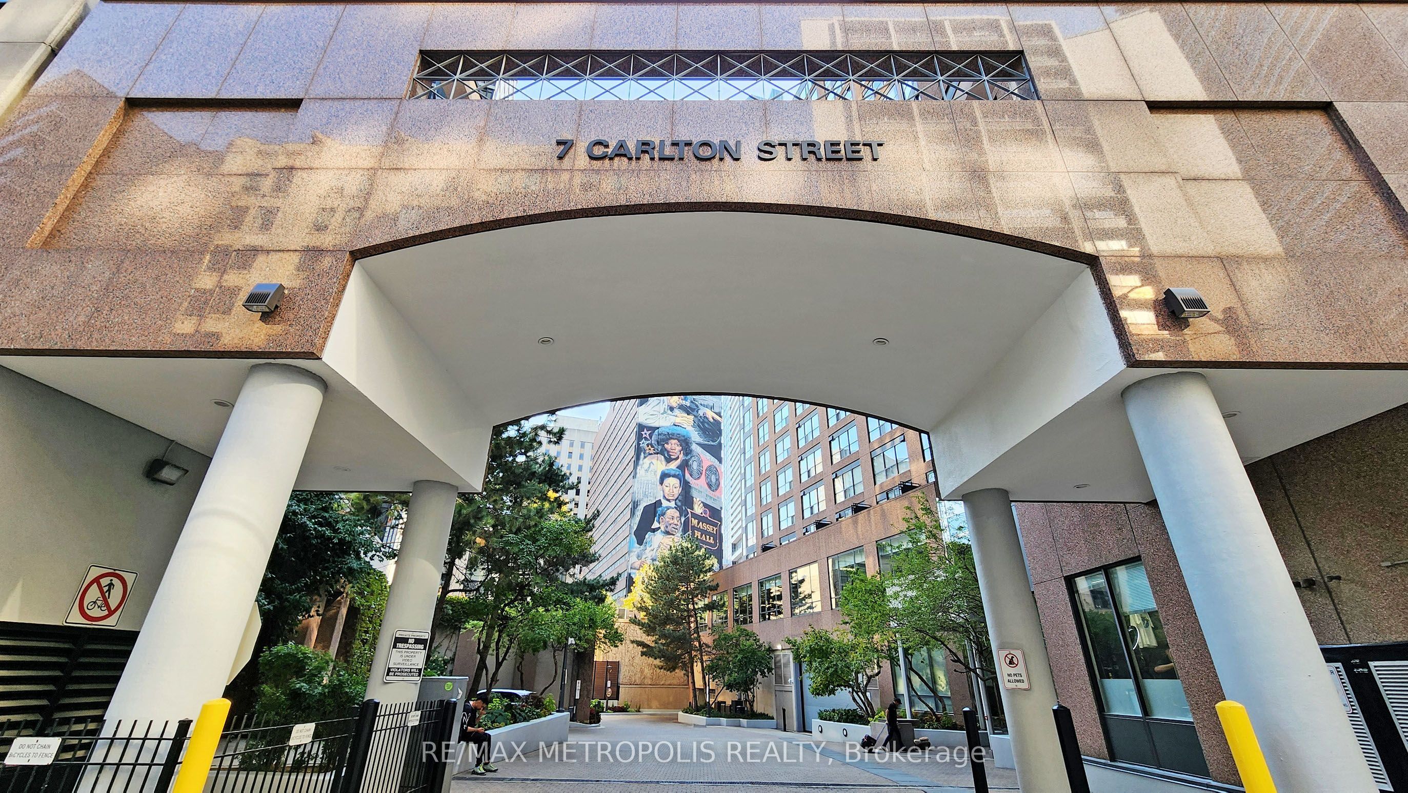 Unit 1702 - 7 Carlton Street, Toronto 2