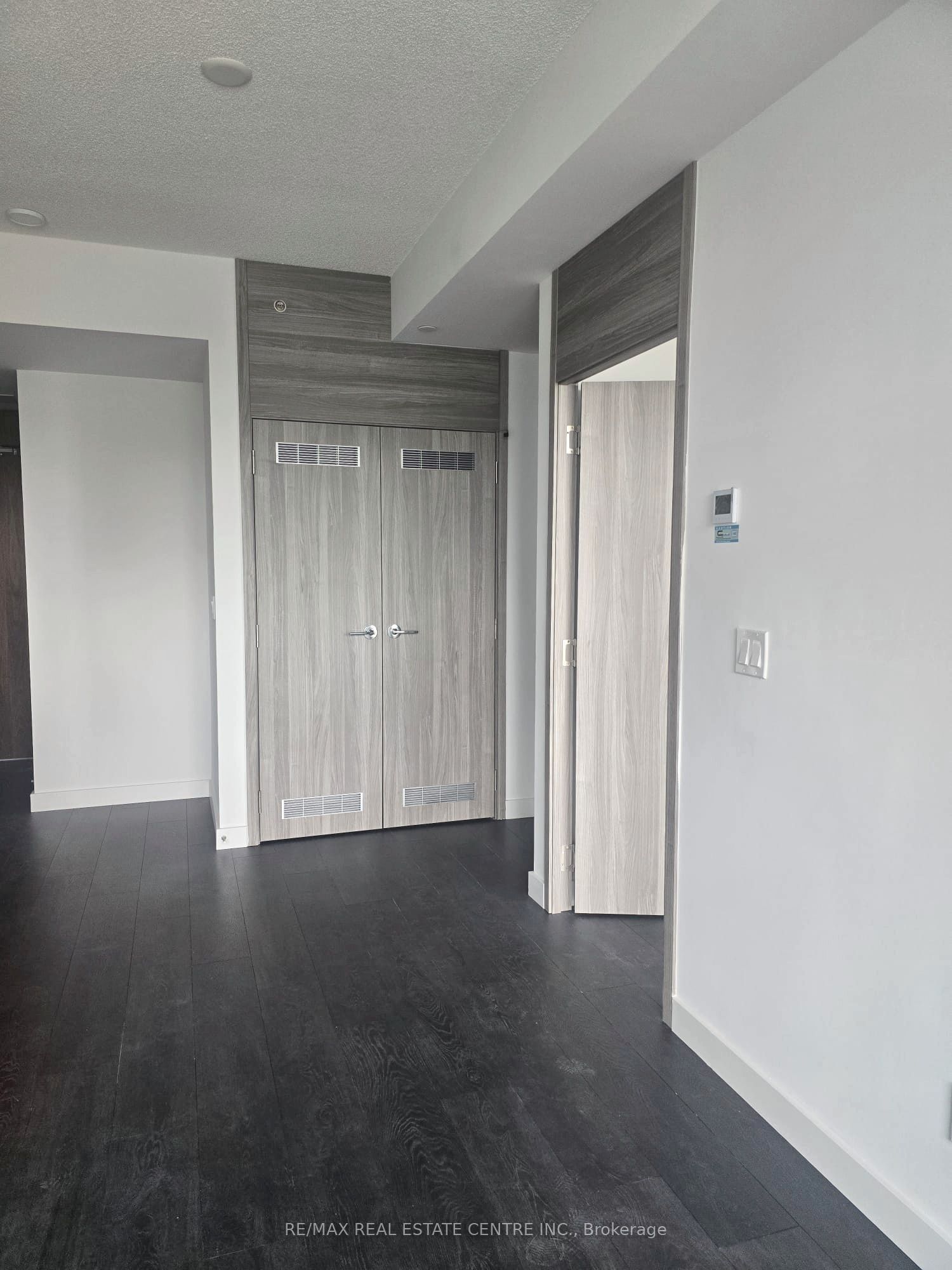 Unit 1108 - 75 Billes Heights, North York 4