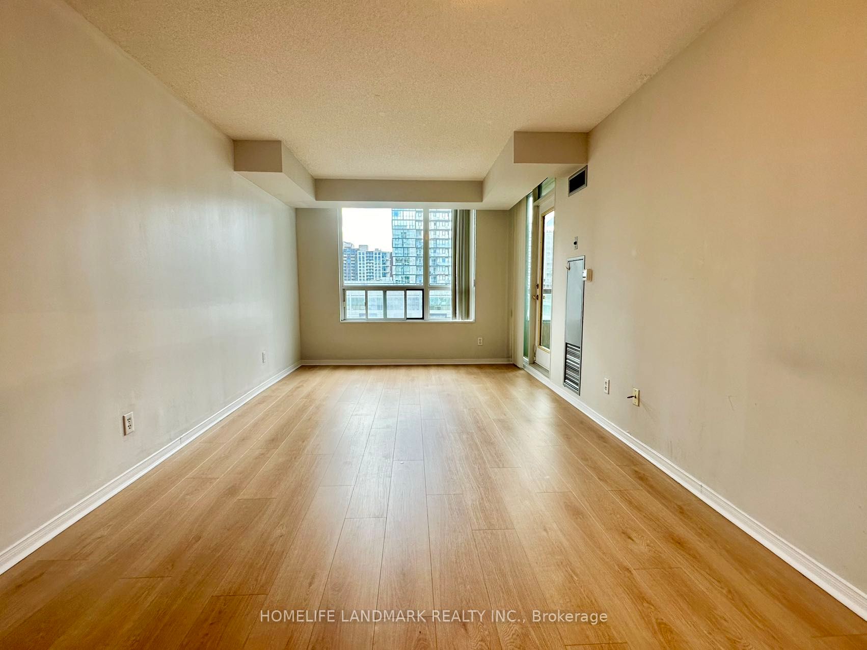Unit 1011 - 238 Doris Avenue, North York 4