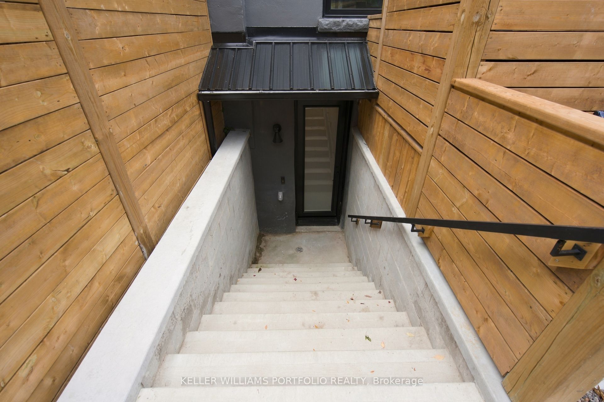 Unit Lower - 173 Beatrice Street, Toronto 4