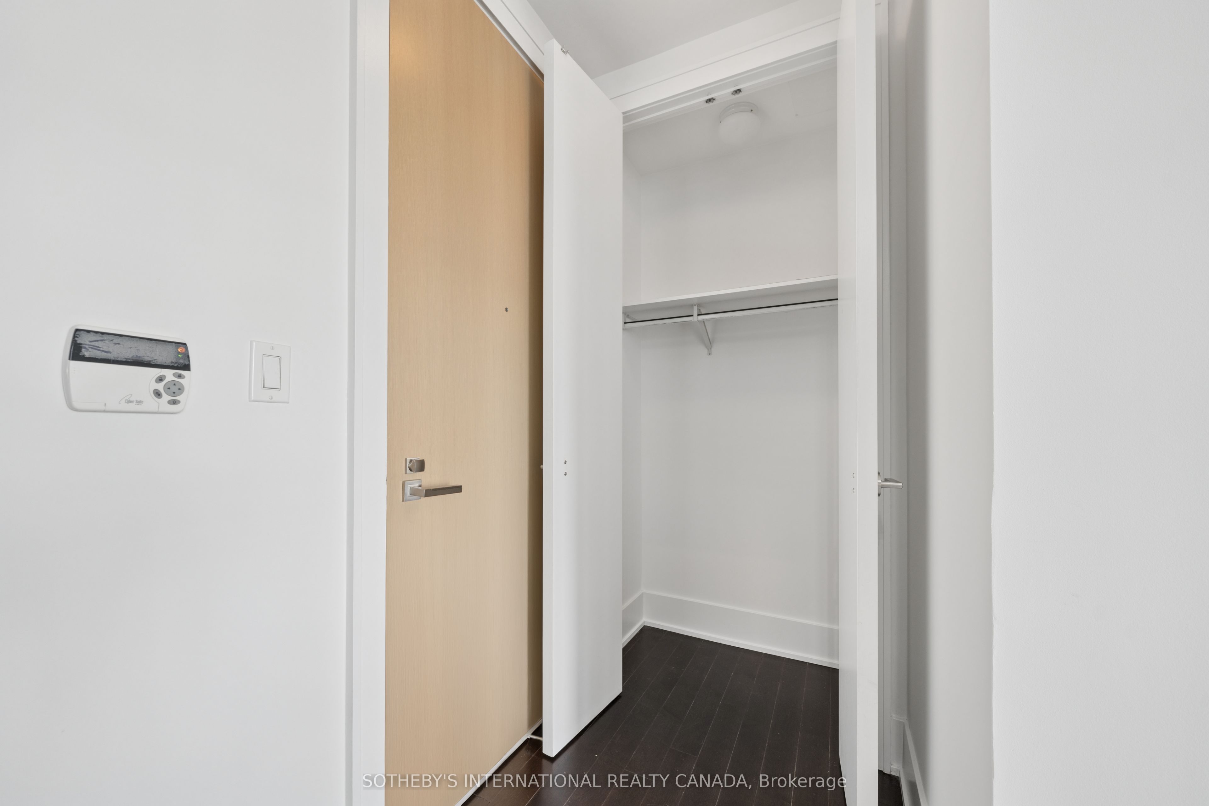 Unit 502 - 39 Queens Quay E, Toronto 4