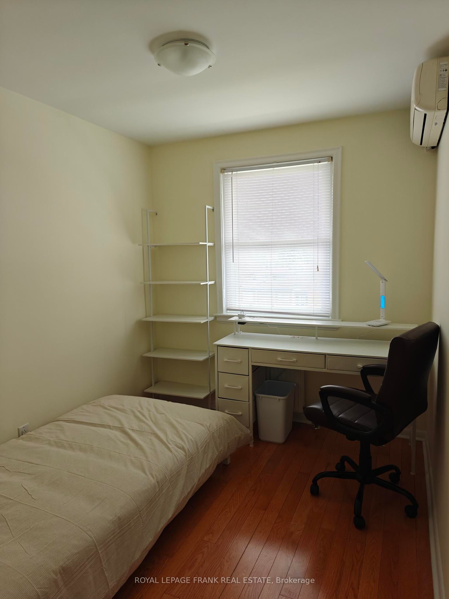 Unit Room 4 - 374 Central Park Boulevard S, Oshawa 4