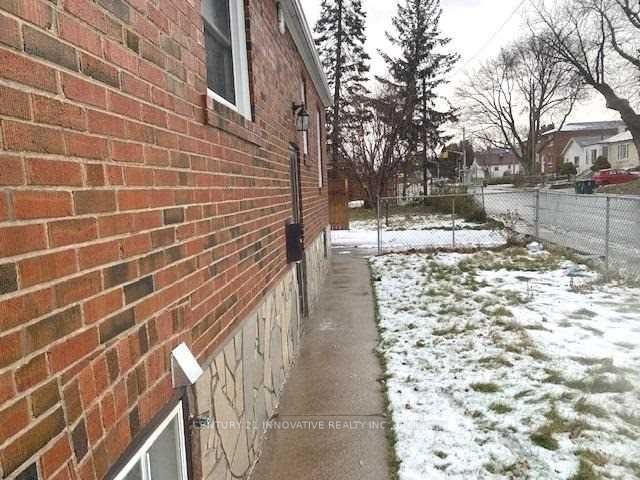 Unit Bsmt - 46 Medhurst Road, Toronto 2