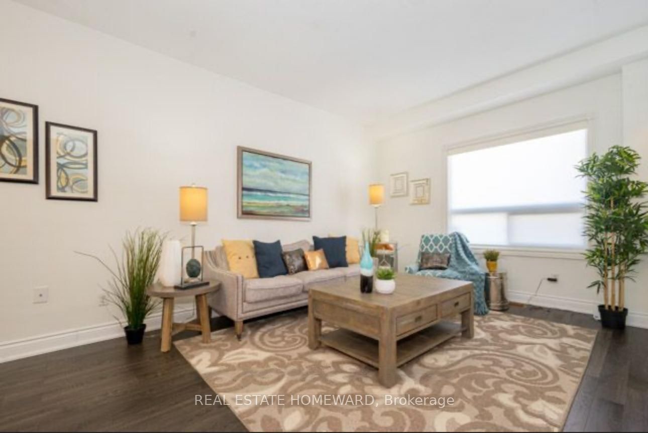 295 Gowan Avenue E, Toronto 2