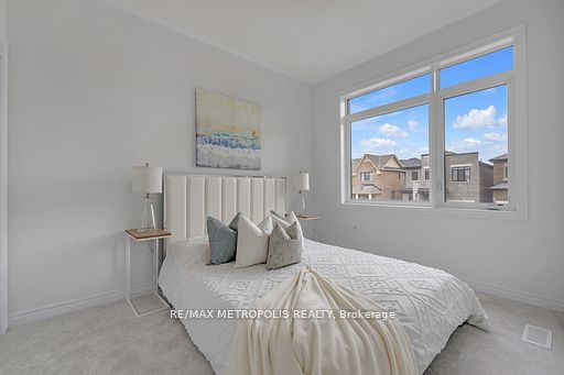 2048 Chris Mason Street, Oshawa 4