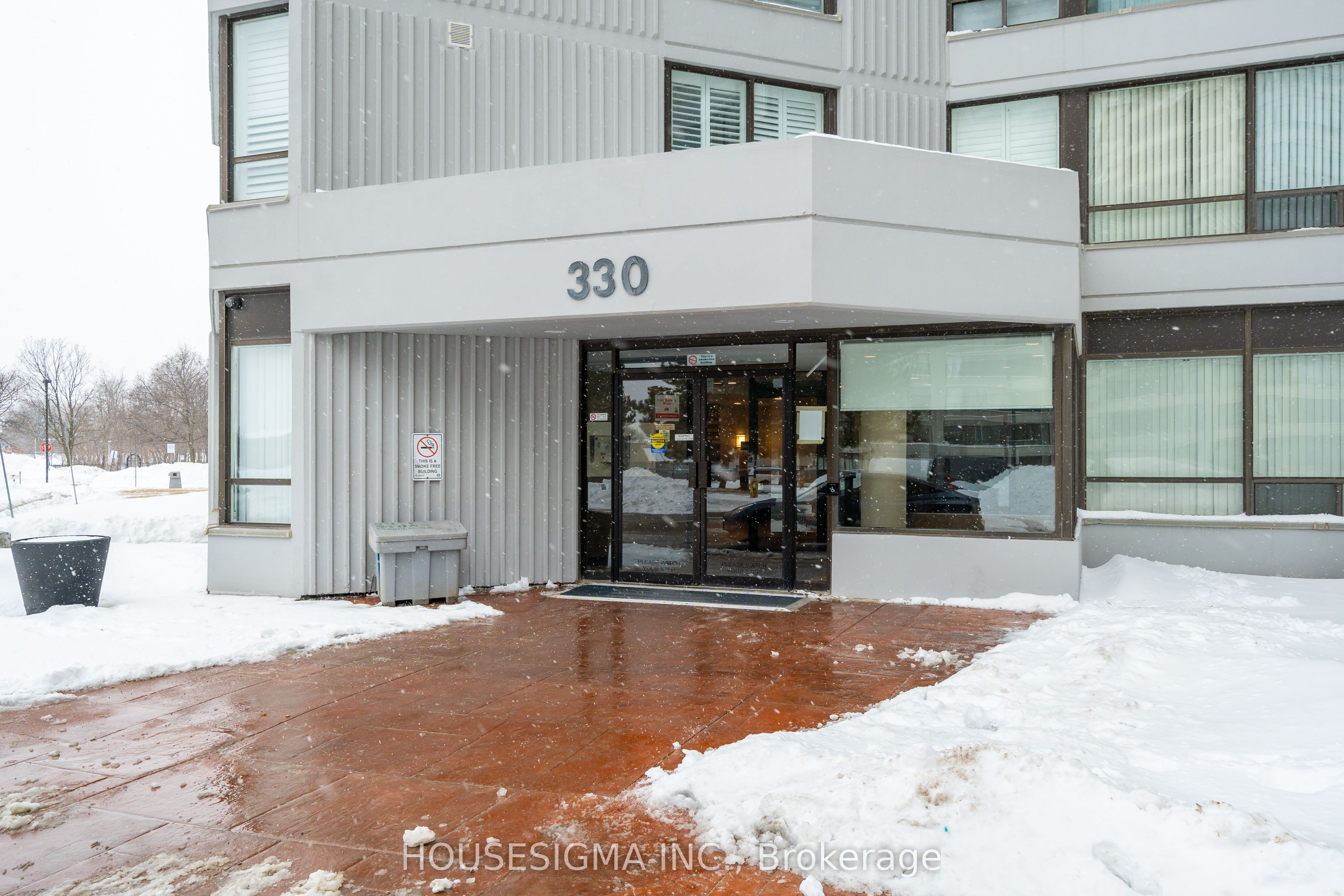Unit 1605 - 330 Alton Towers Circle, Scarborough 2