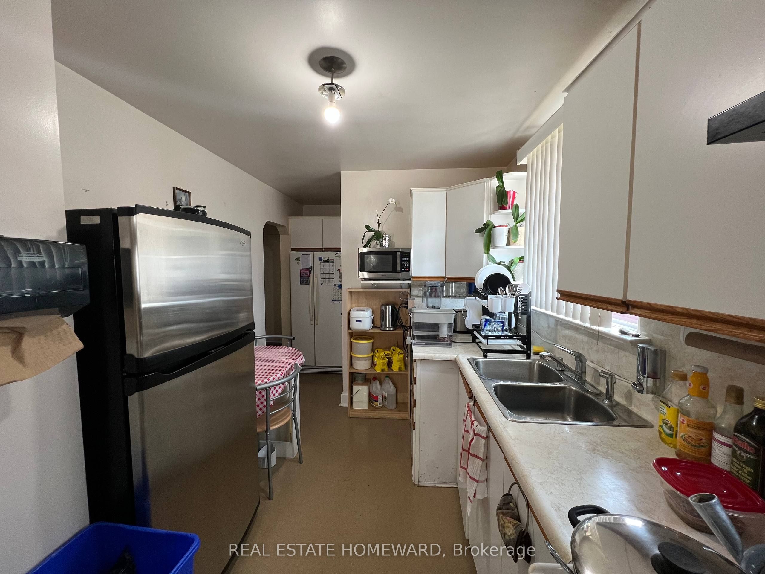Unit Main - 124 Glencrest Boulevard, Toronto 4