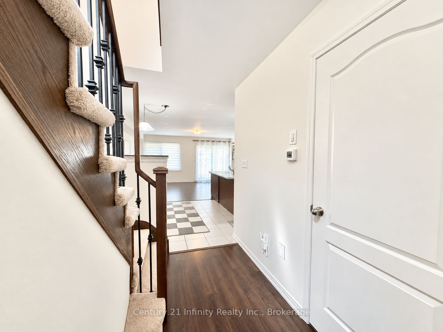 2339 Dress Circle Crescent, Oshawa 2