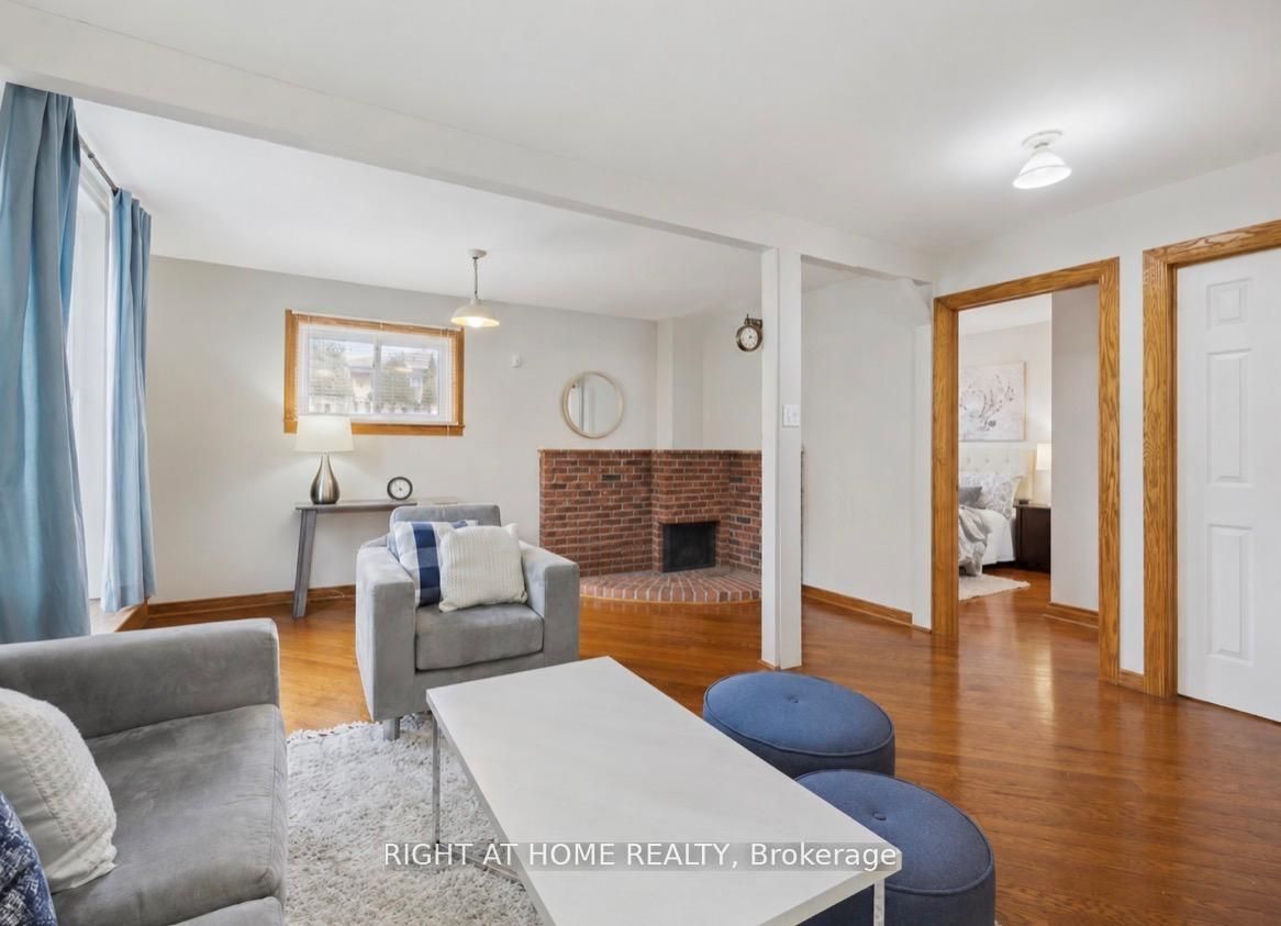 869 Grenoble Boulevard E, Pickering 4