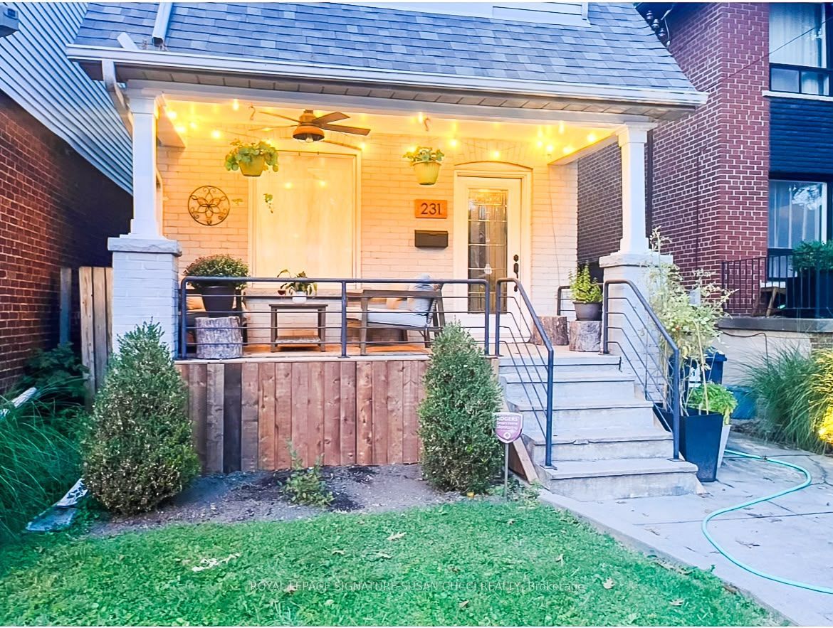 231 Chisholm Avenue, Toronto 2