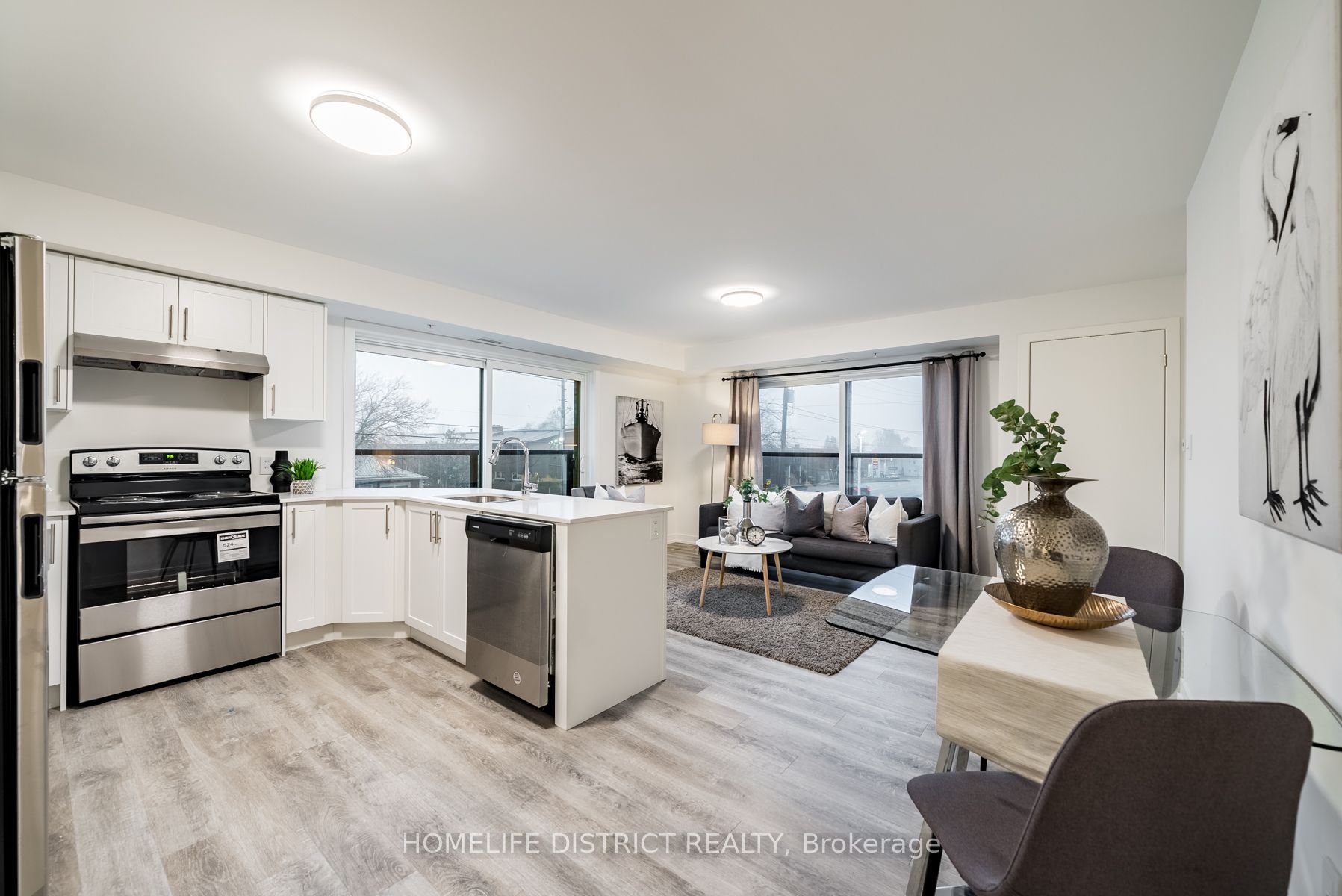 Unit 503 - 976 Simcoe Street N, Oshawa 4