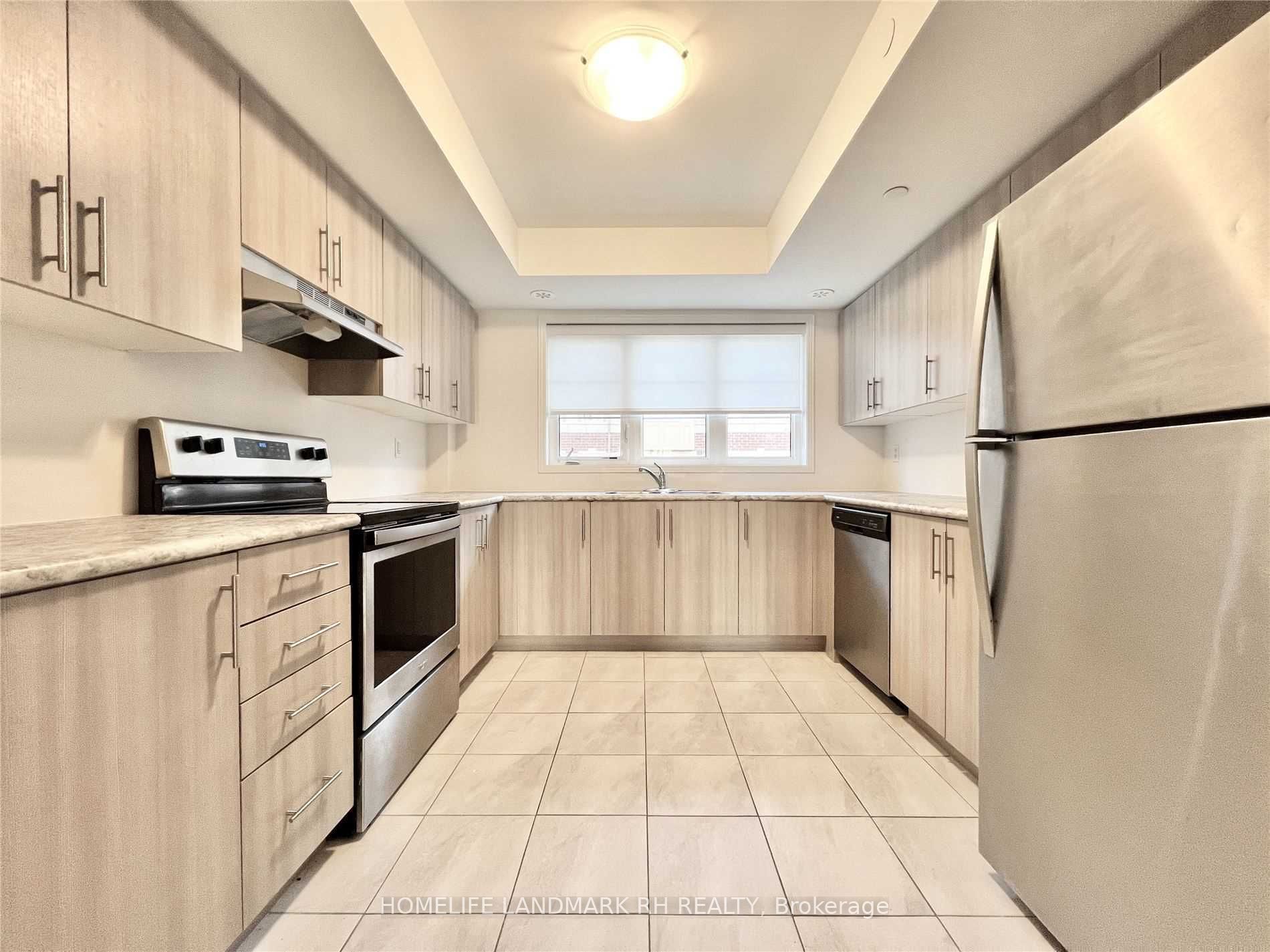 2633 Eaglesham Path, Oshawa 4