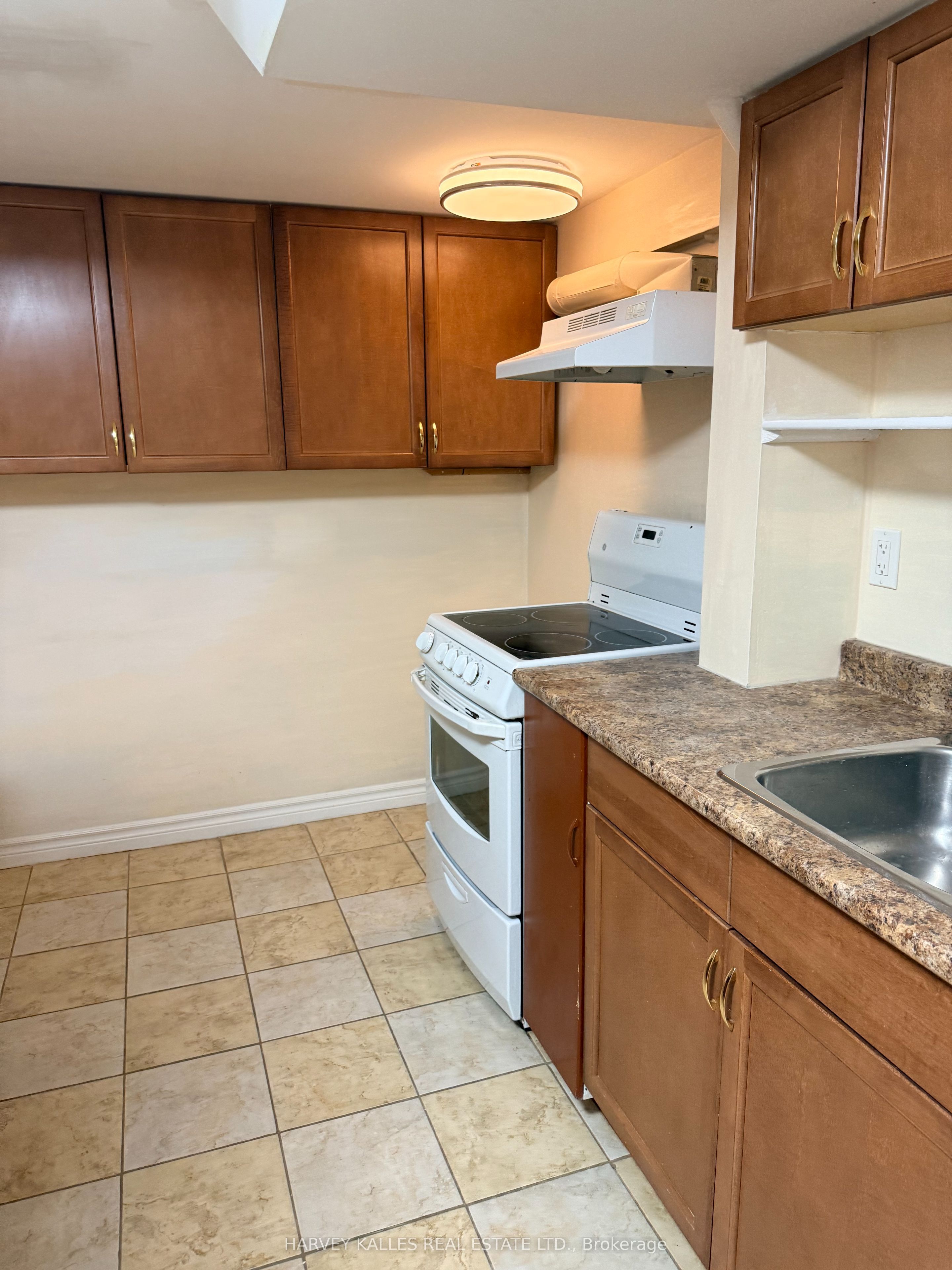 Unit Basement - 100 Misty Hills Trail, Scarborough 4