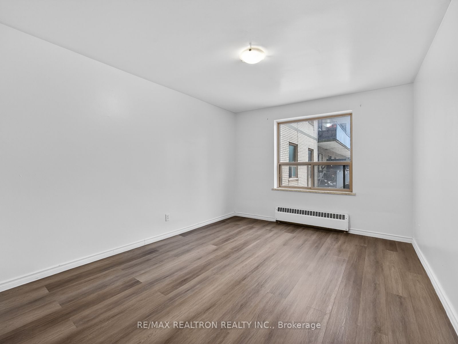 Unit 303 - 275 Wentworth Street W, Oshawa 5