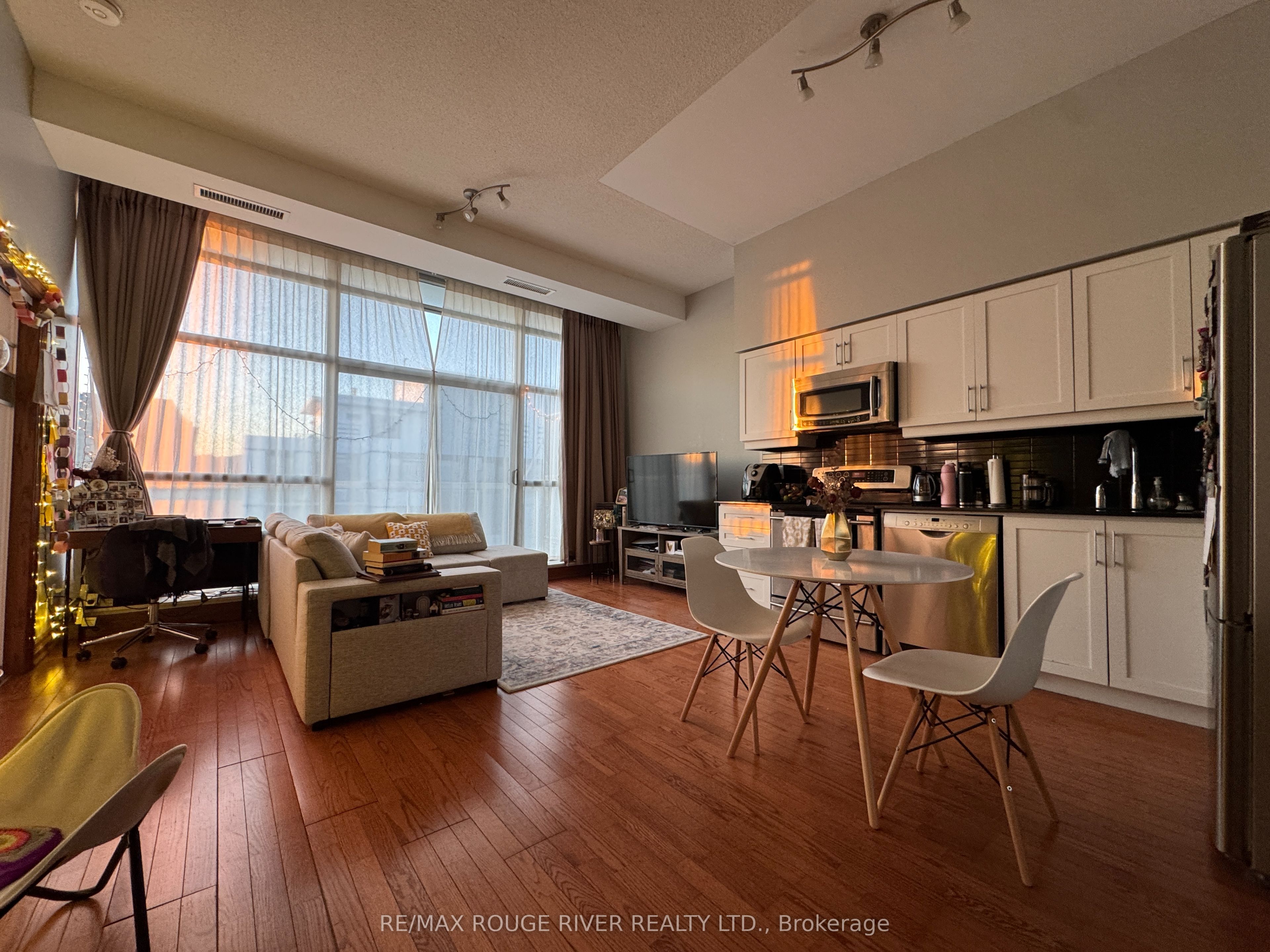 Unit 606 - 601 Kingston Road, Toronto 5