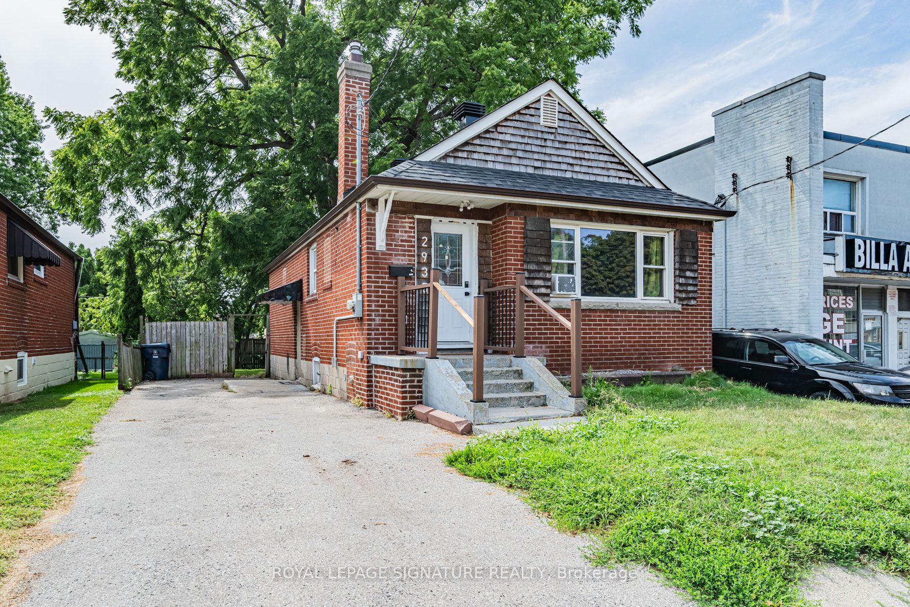 2935 St Clair Avenue E, Toronto 2