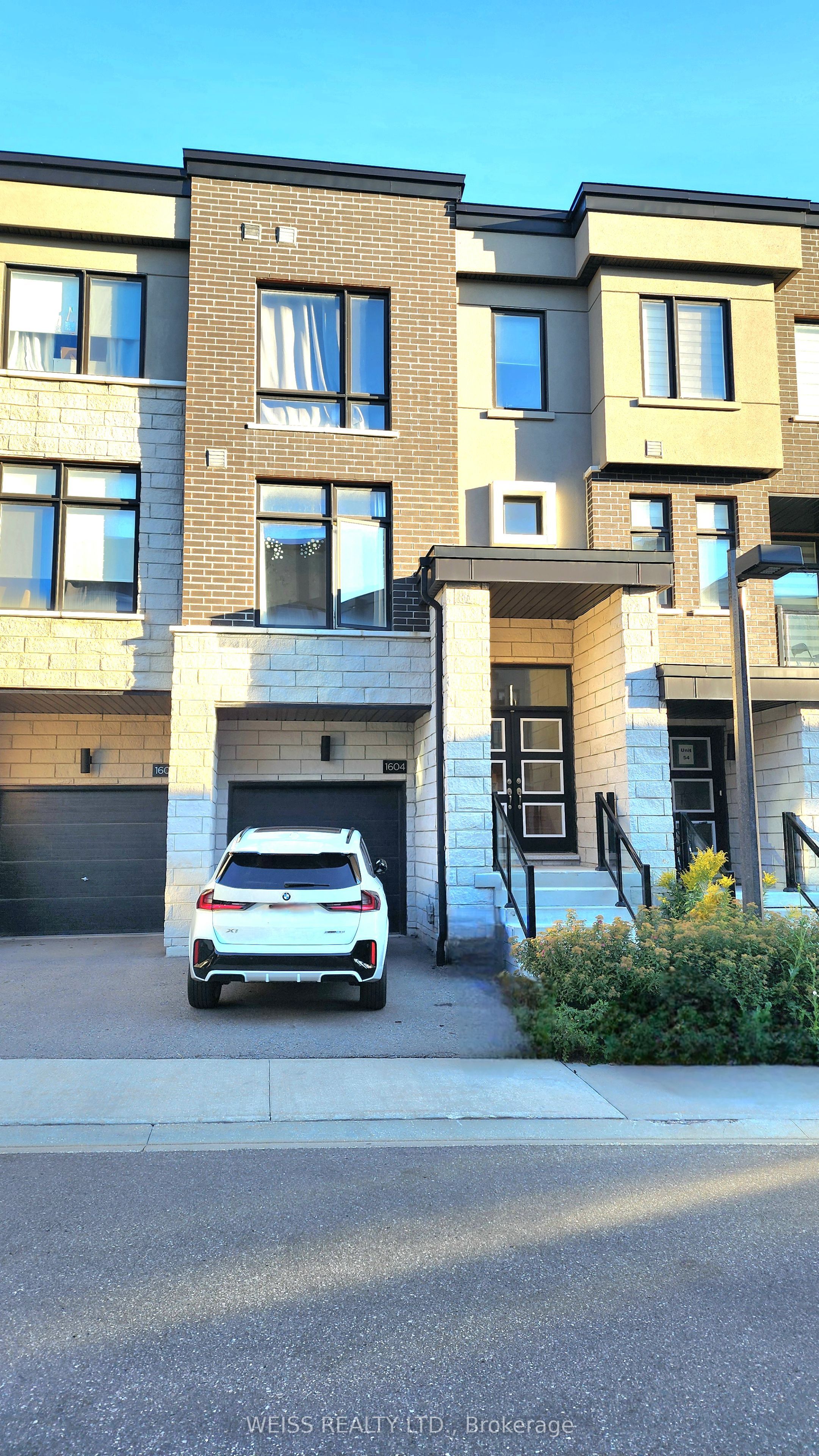 1604 Moonbeam Glen, Pickering 1
