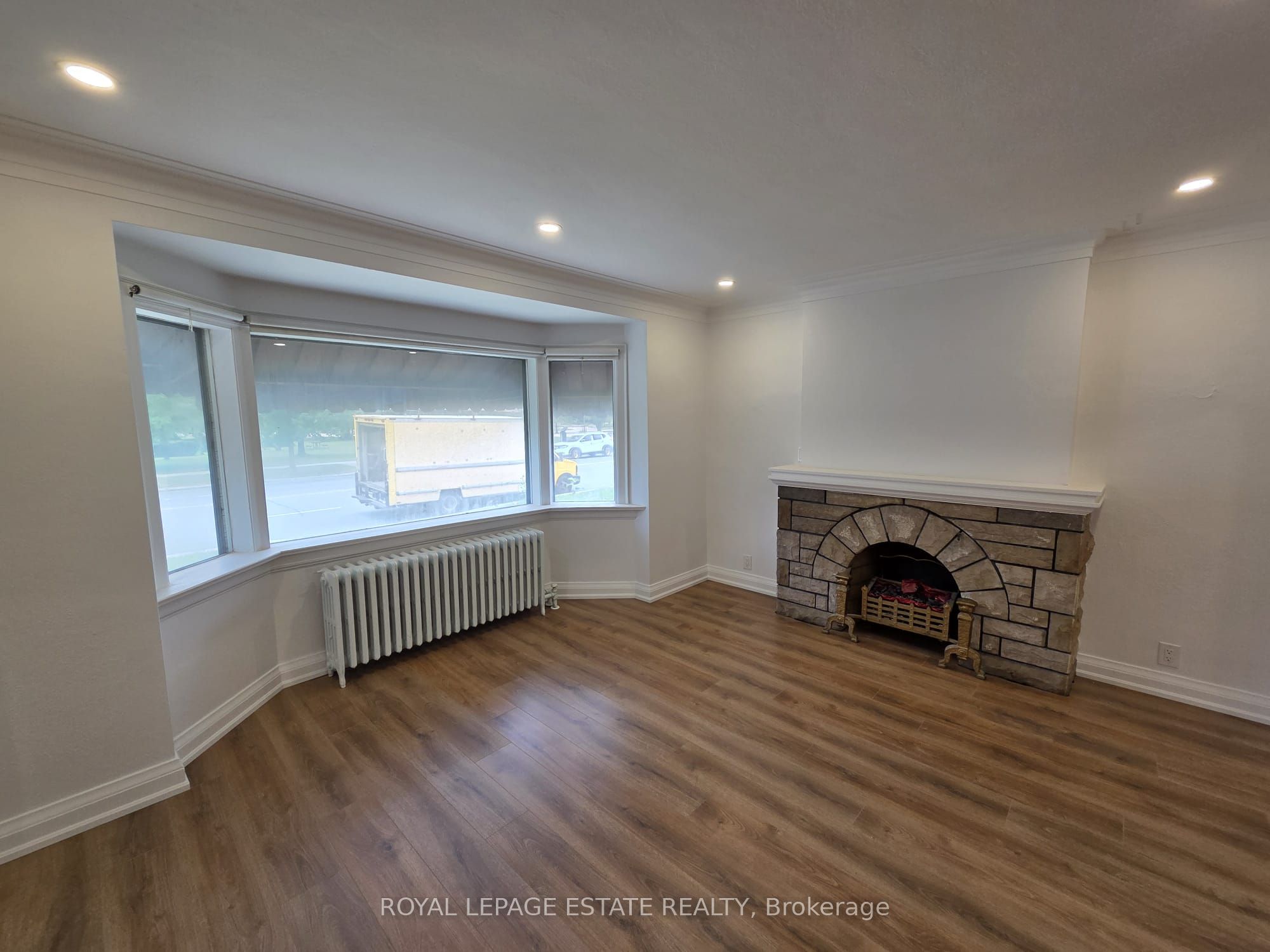 Unit Main - 839 Coxwell Avenue, Toronto 3