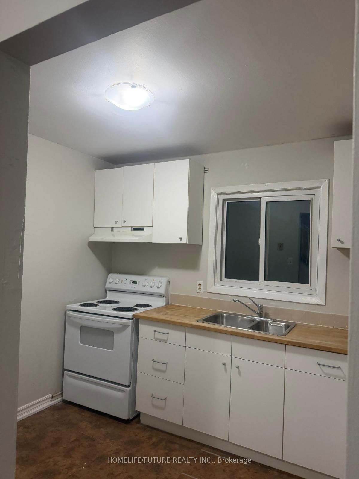 Unit 2 - 255 Porter Street, Oshawa 3