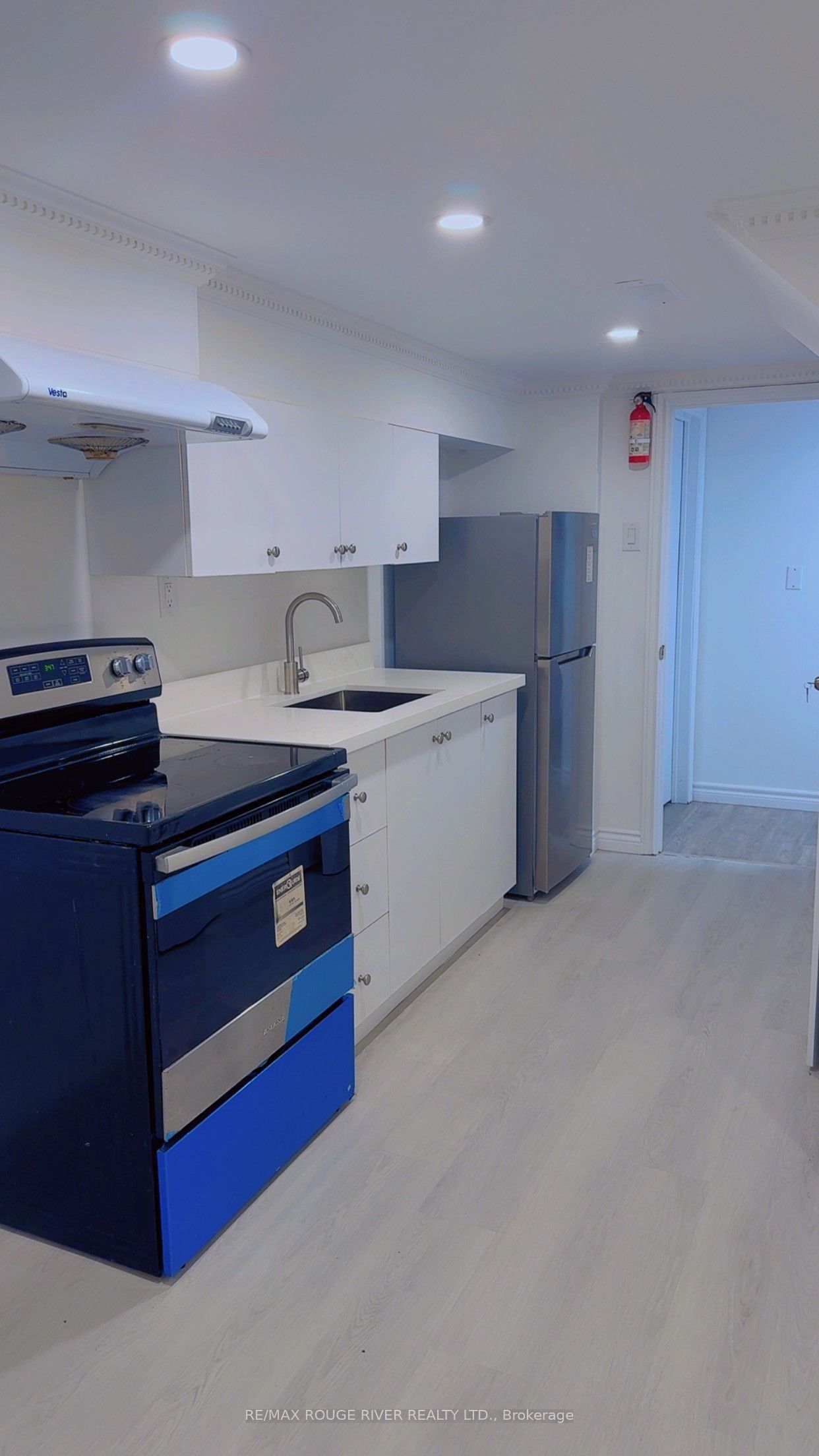 Unit Basement - 22 Lingarde Drive, Scarborough 5