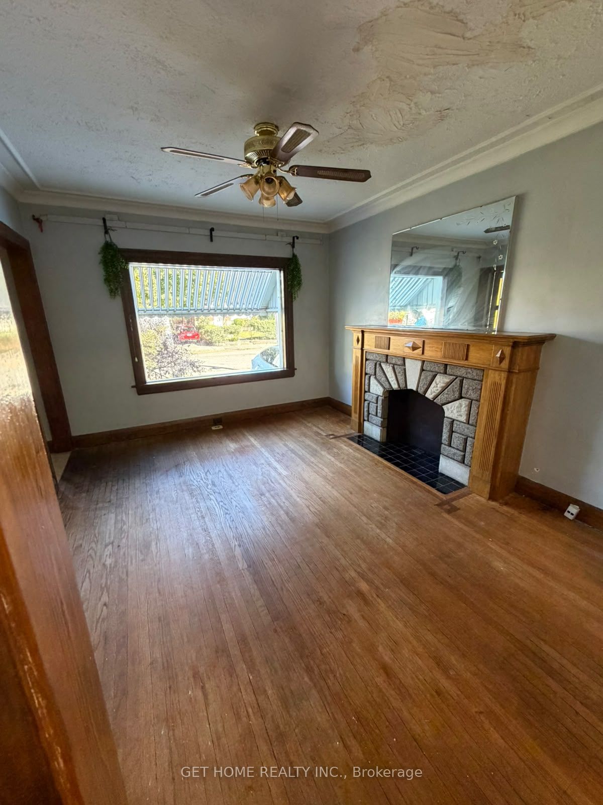 Unit Upper - 44 St Hubert Avenue, Toronto 5