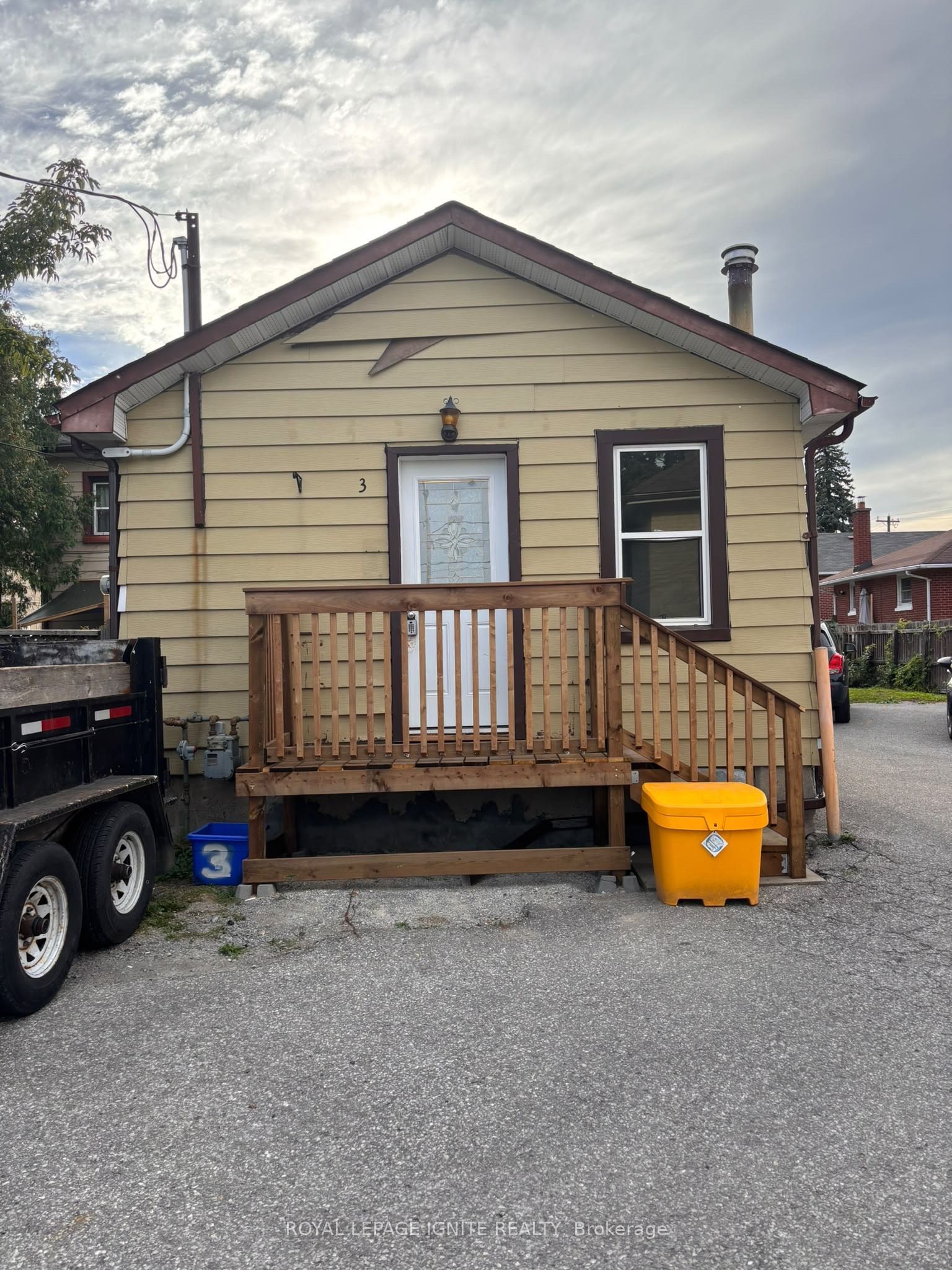 Unit 3 - 178 Park Road N, Oshawa 2