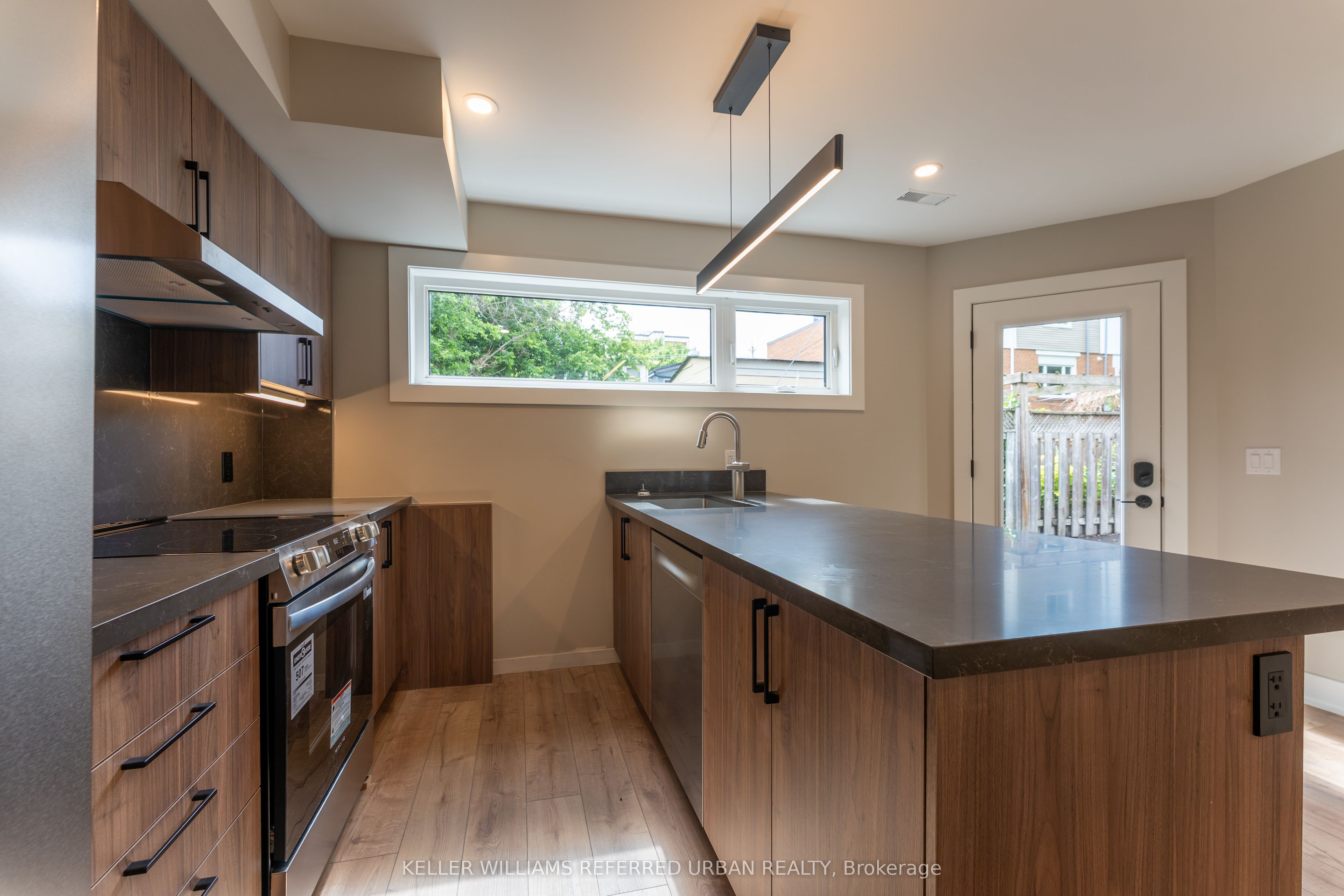Unit 5 - 352 Jones Avenue, Toronto 5