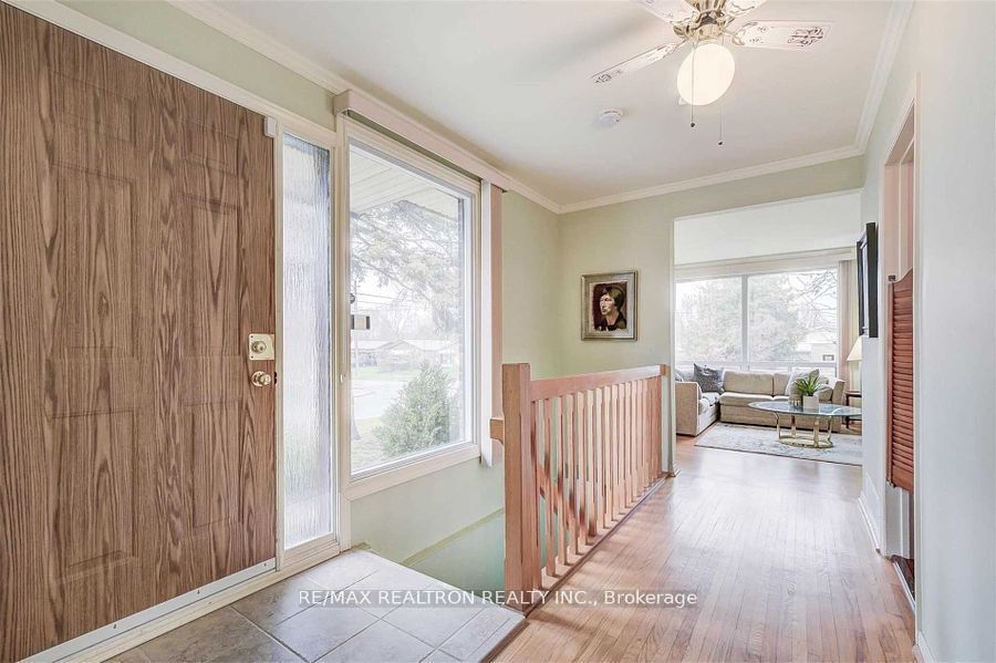 255 Confederation Drive, Scarborough 5
