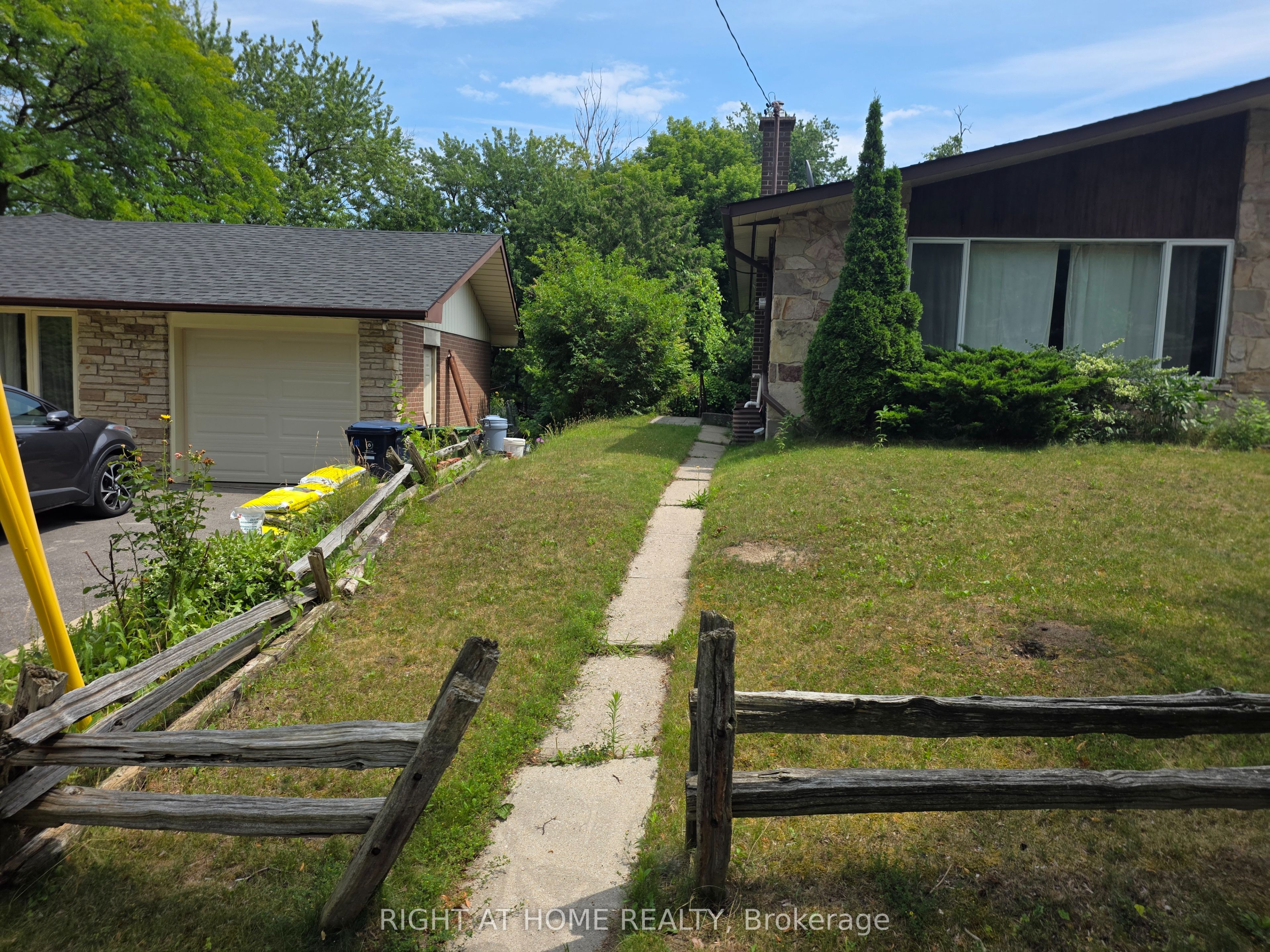 Unit Lower - 131 Thicketwood Drive, Scarborough 2