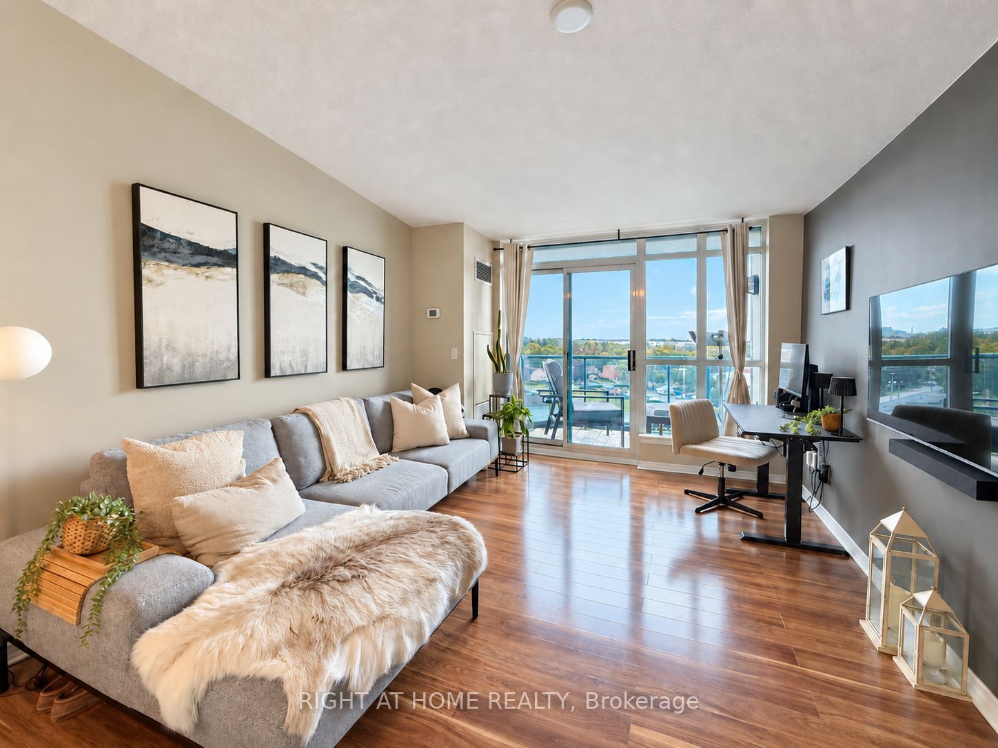 Unit 906 - 340 Watson Street W, Whitby 5