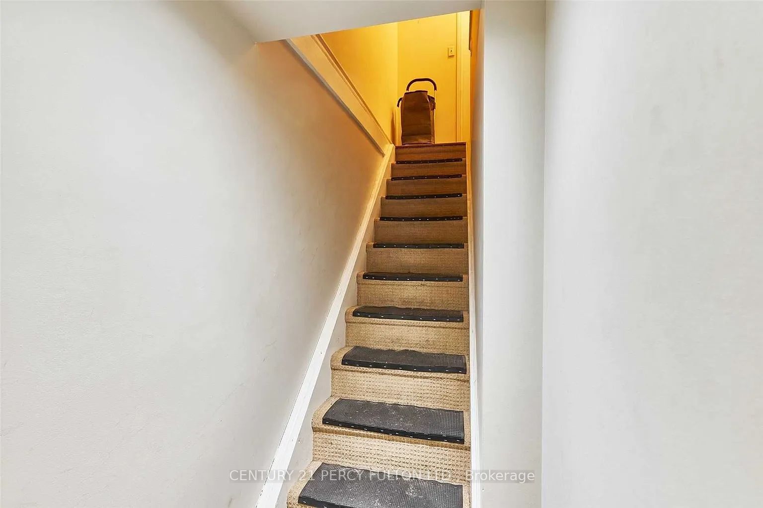 Unit Lower - 10 Muriel Avenue, Toronto 2