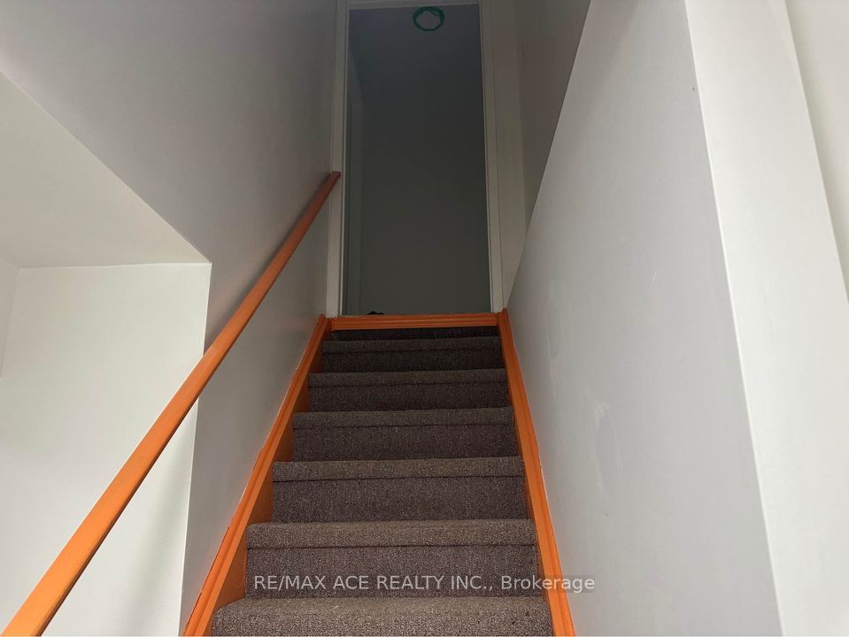 Unit Bsmt - 11 Seasons Drive, Scarborough 2