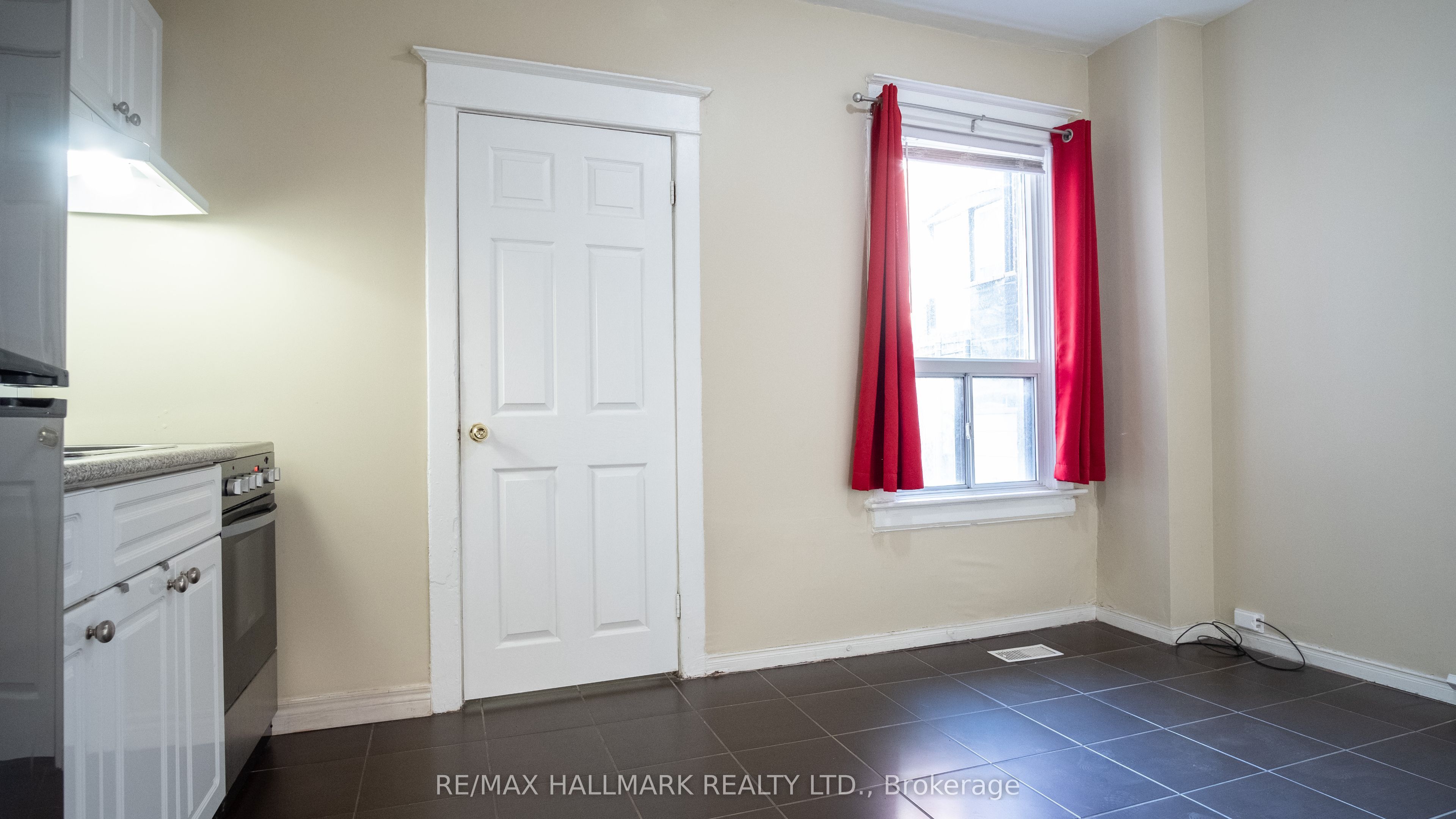 Unit 3 - 560 Jones Avenue, Toronto 3