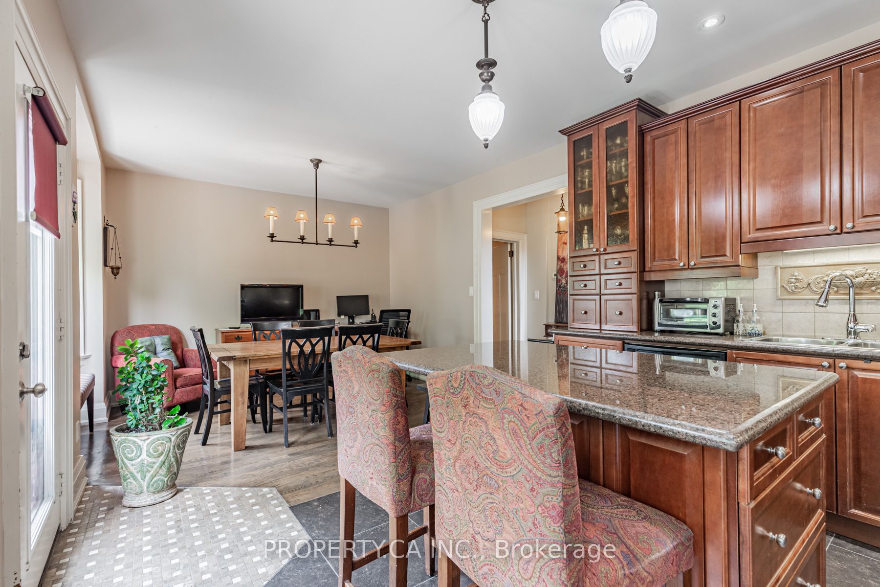Unit Upper - 131 Gillard Avenue, Toronto 2