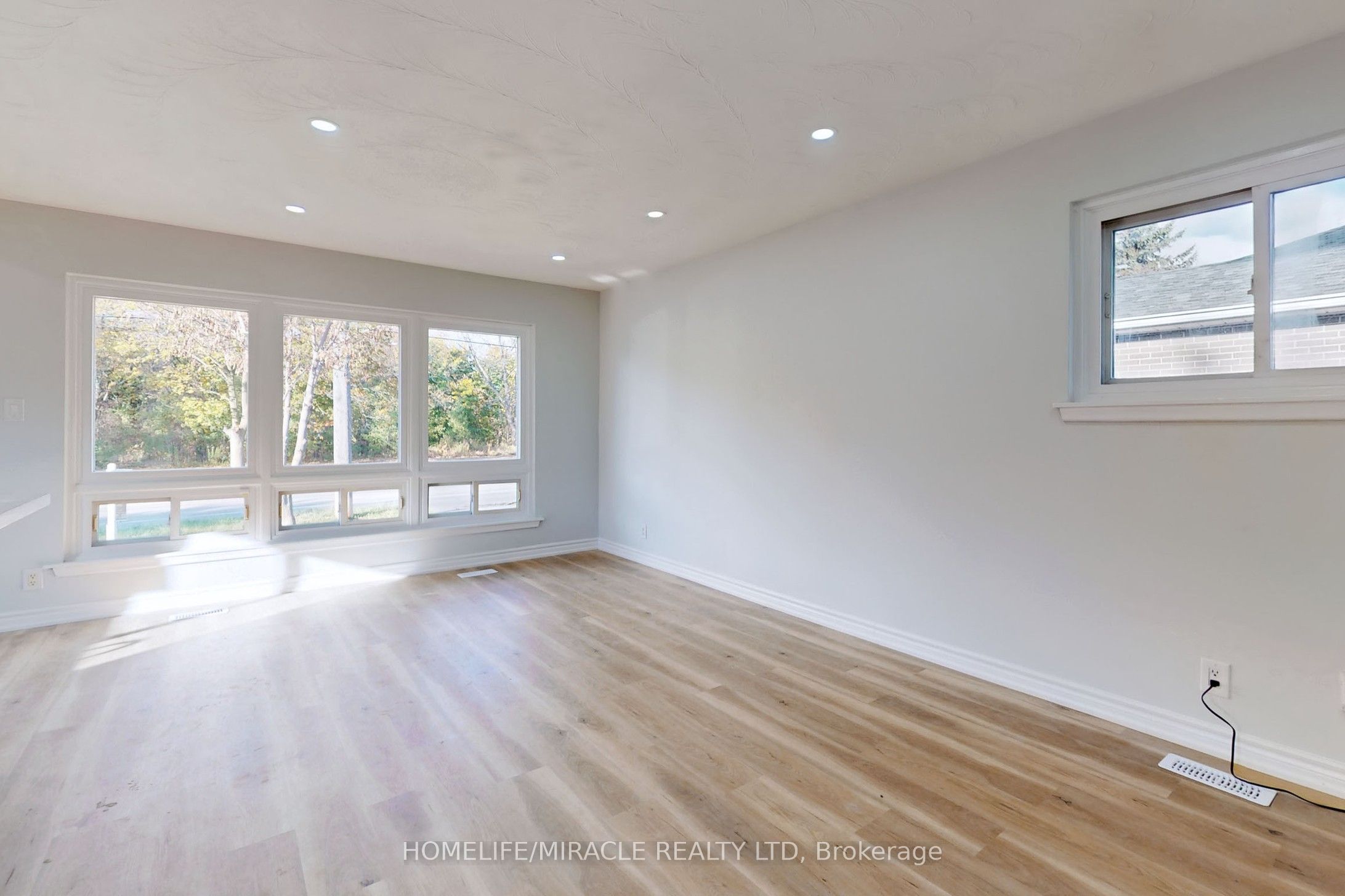 Unit Main Floor - 253 Wilson Road N, Oshawa 3