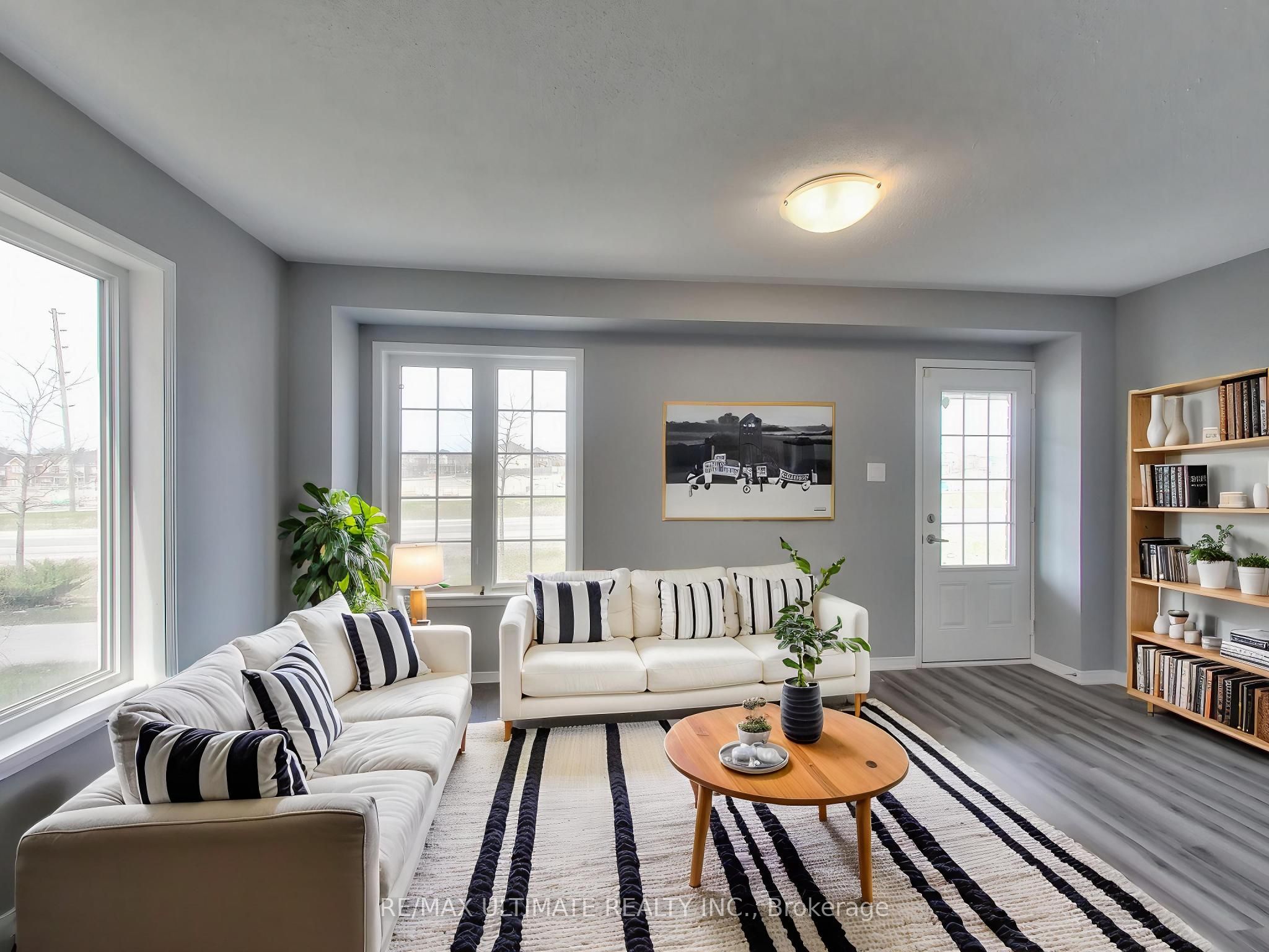 487 Rossland Road E, Ajax 4