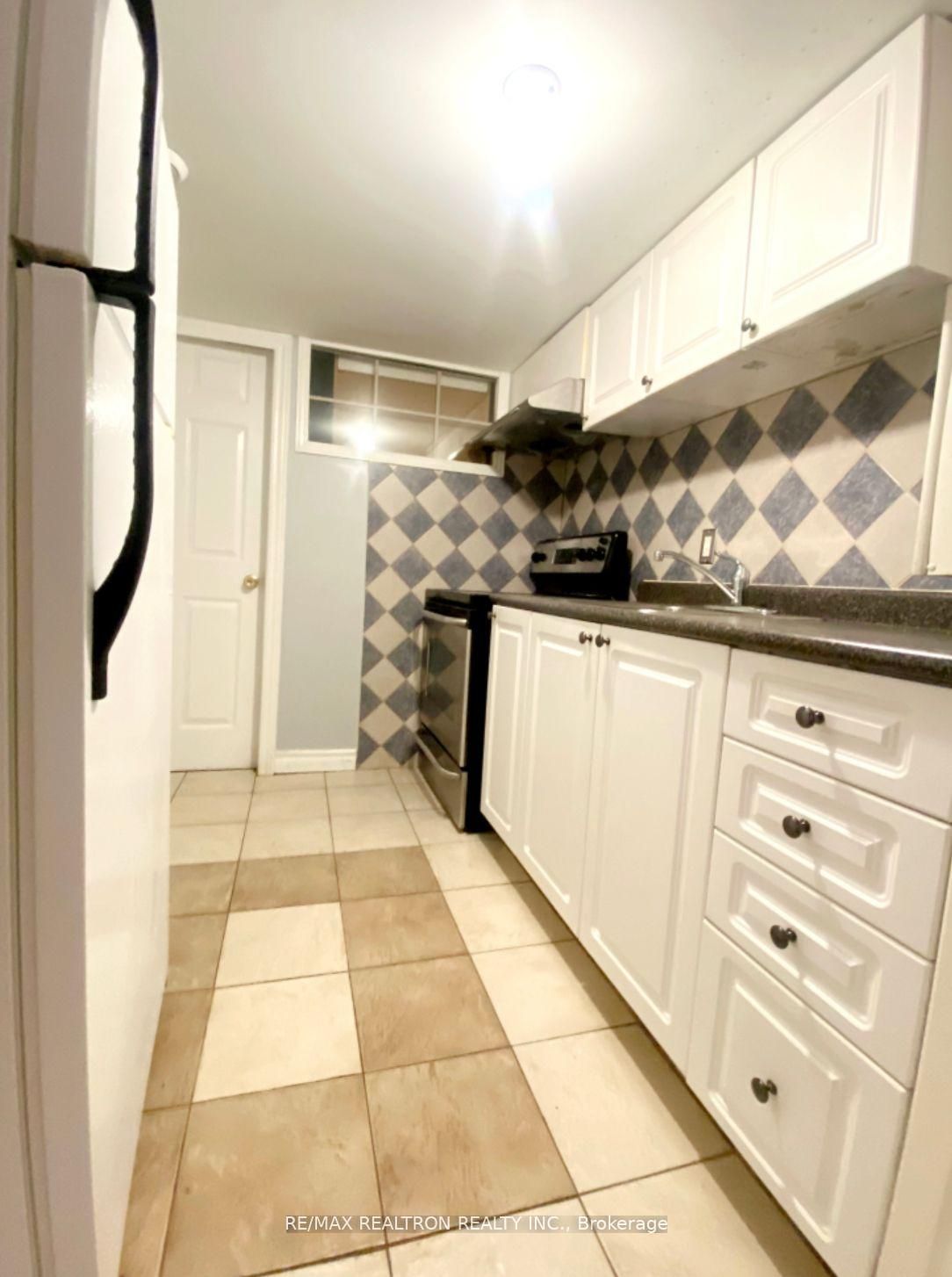 Unit Lower - 208 Roxanne Crescent, Scarborough 4
