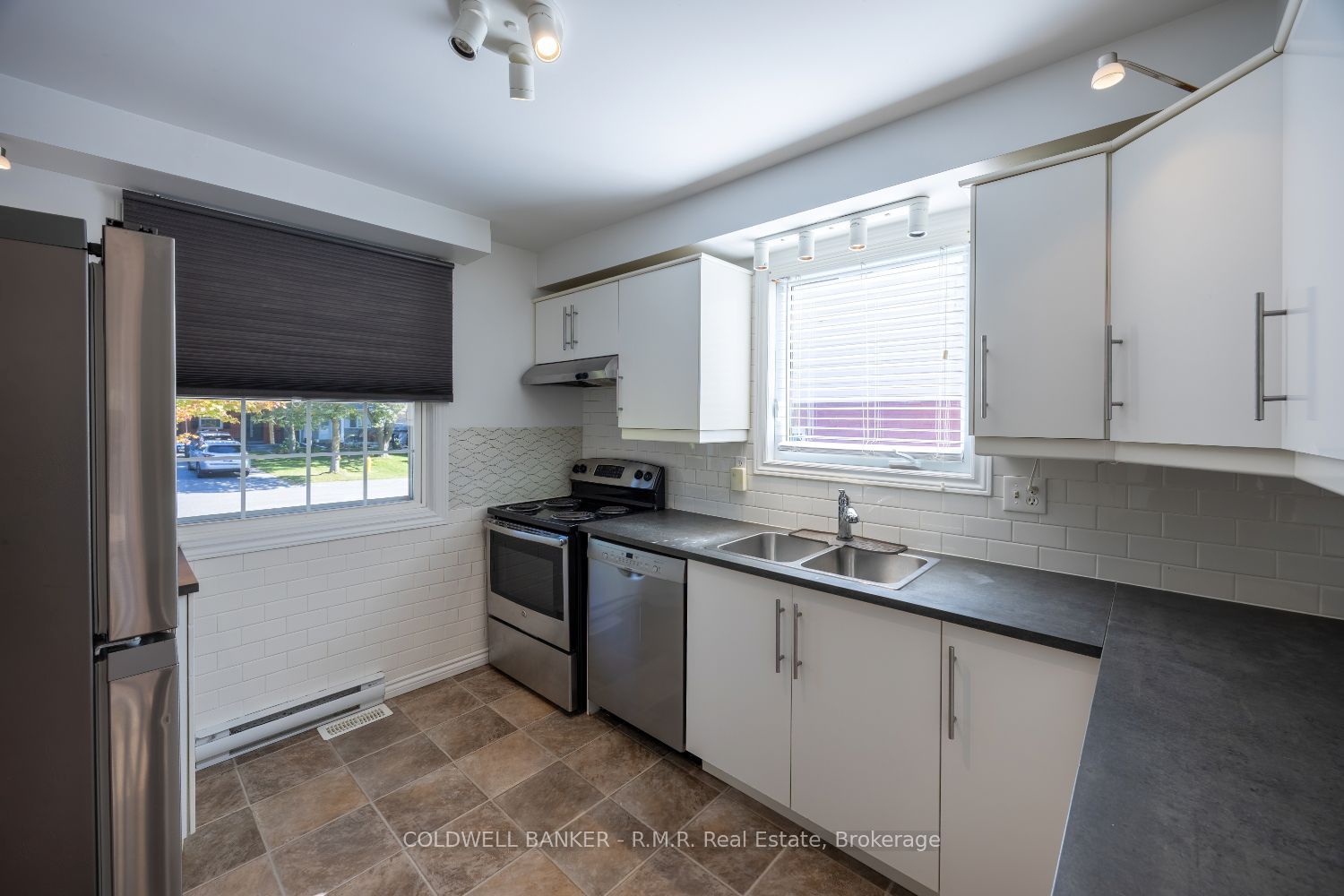 385 Trailridge Crescent, Oshawa 3