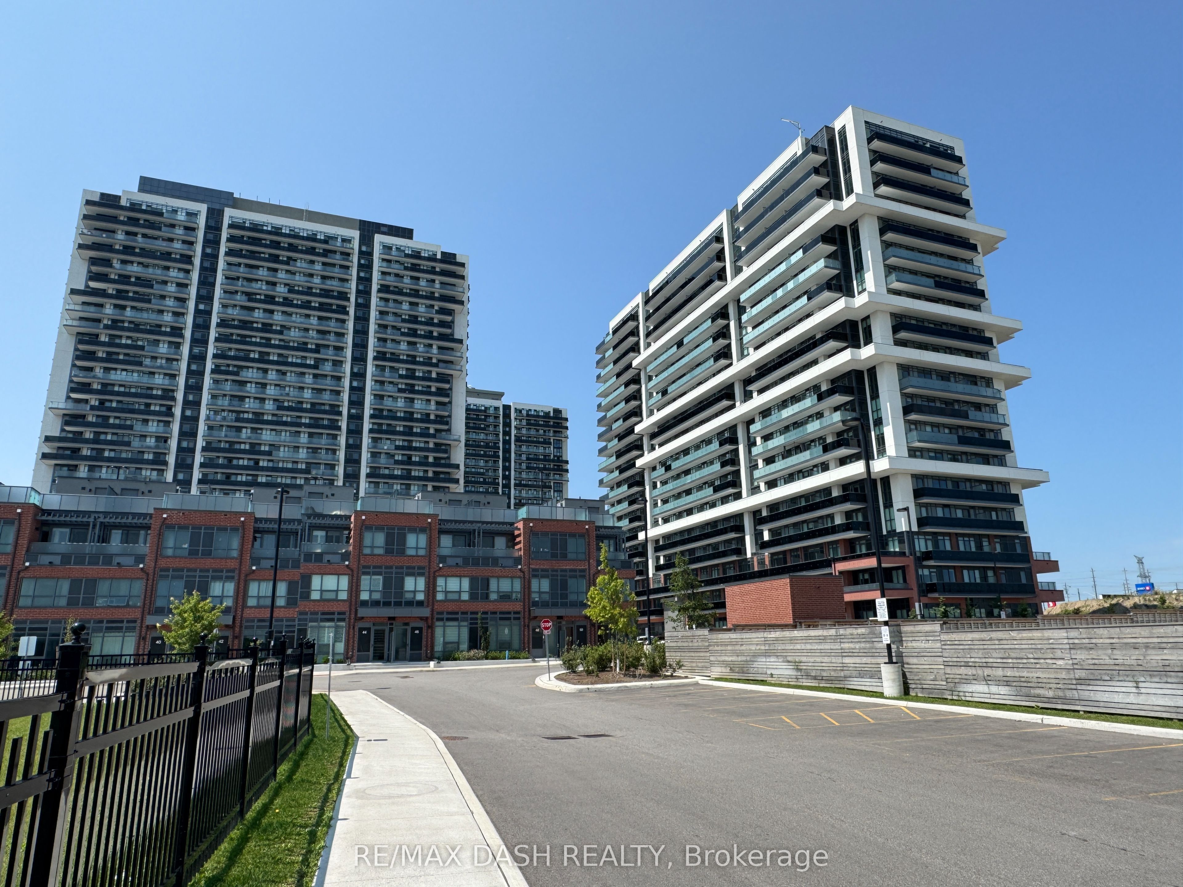 Unit 1622 - 2545 Simcoe Street N, Oshawa 1