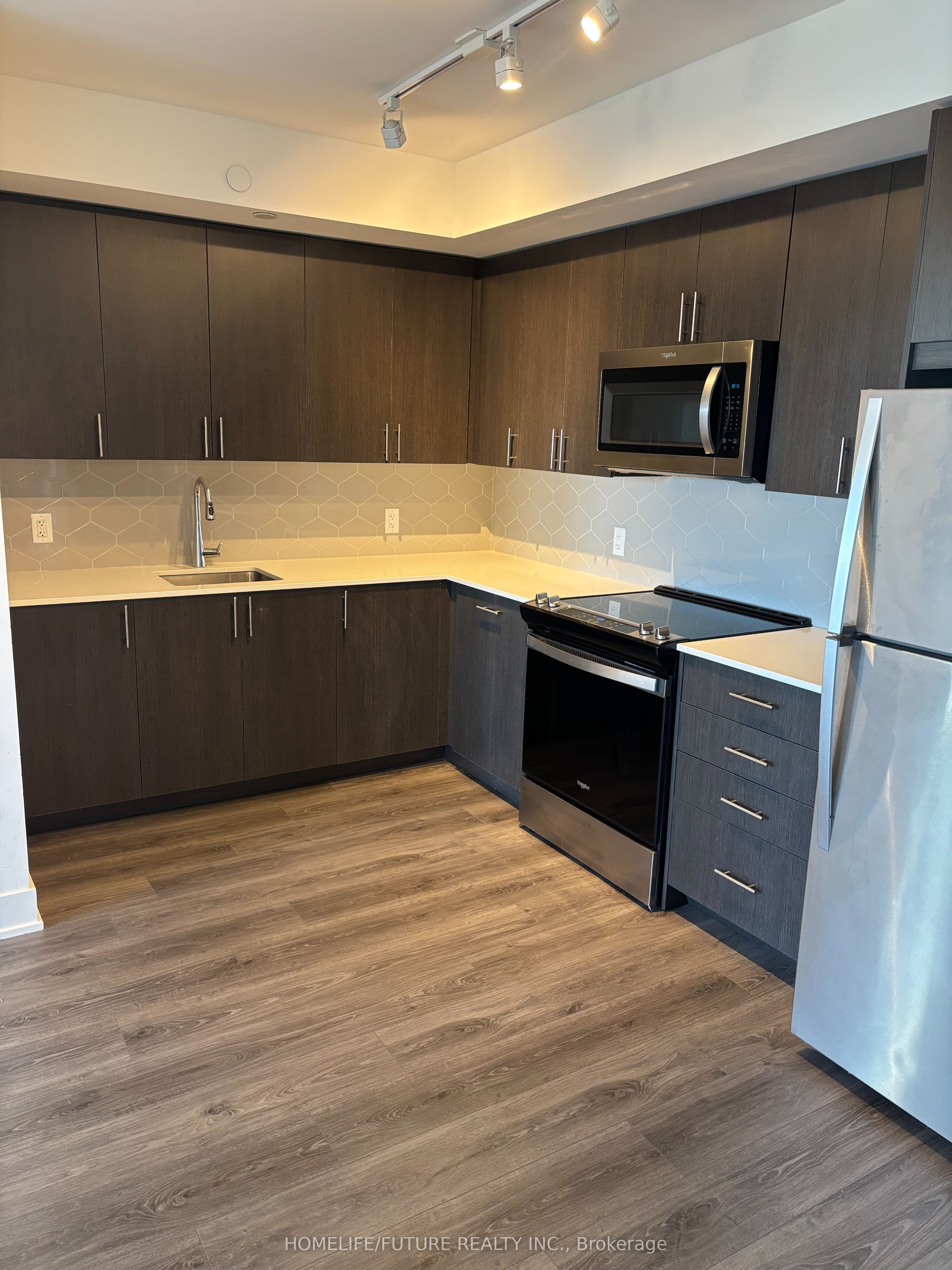 Unit 1608 - 2545 Simcoe Street, Oshawa 5