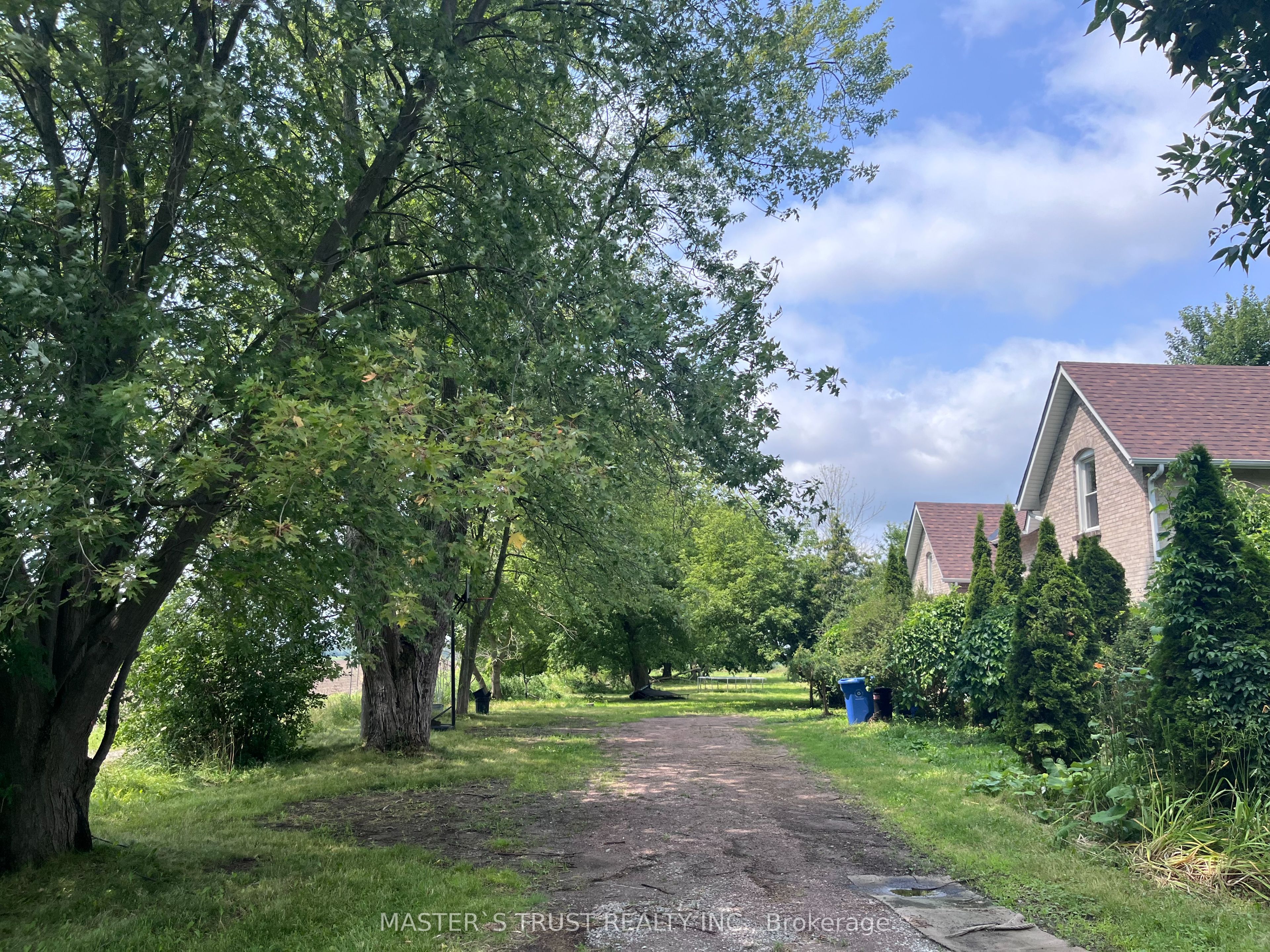 22156 Leslie Street, East Gwillimbury 5